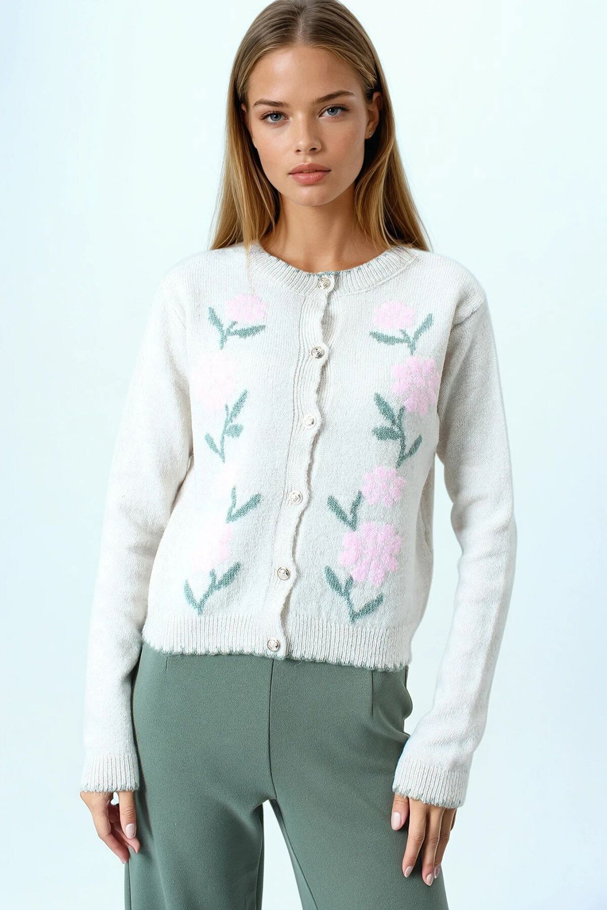 Çiçek Desenli Düğmeli Triko Hırka