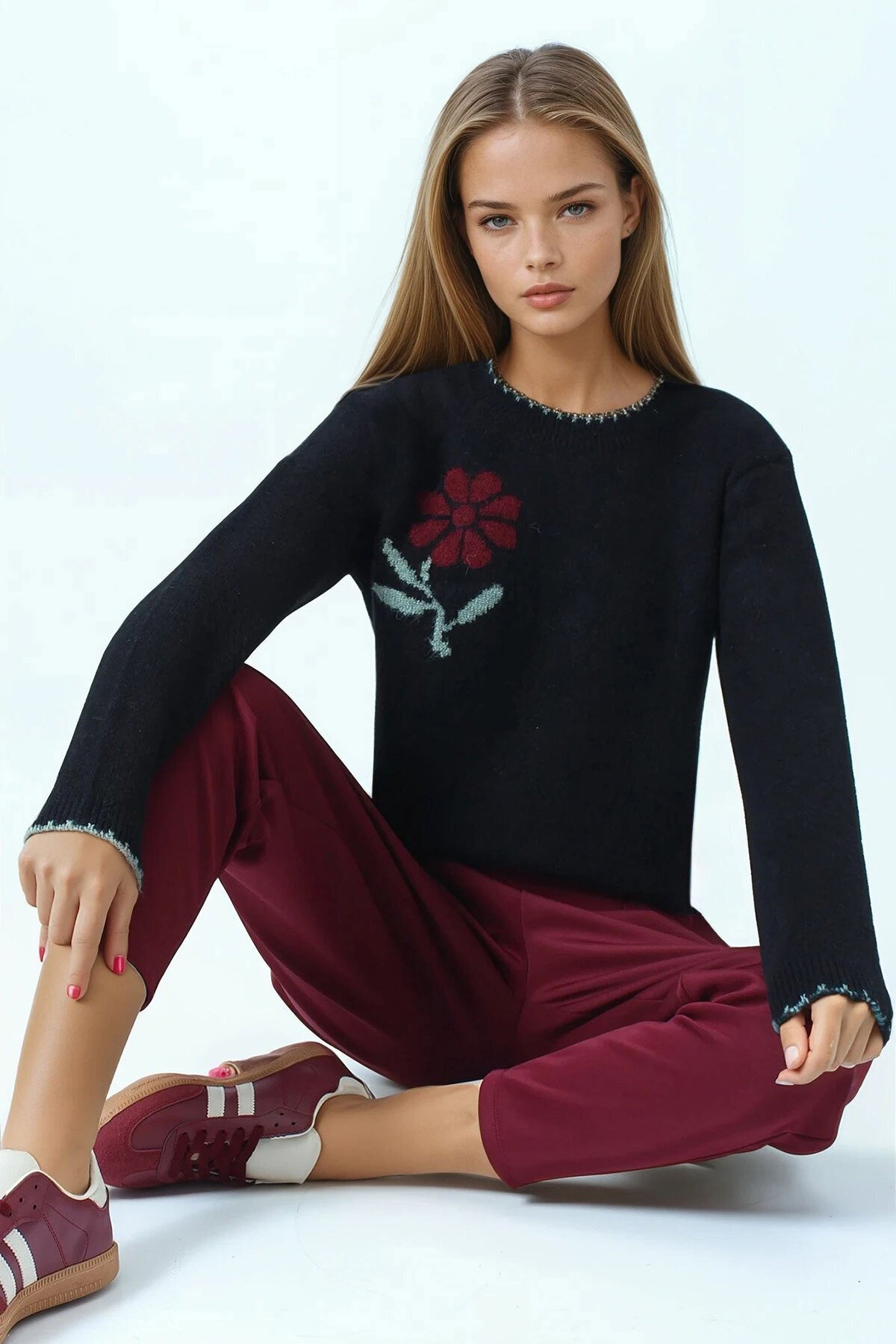 Çiçek Detaylı Bisiklet Yaka Triko Hırka