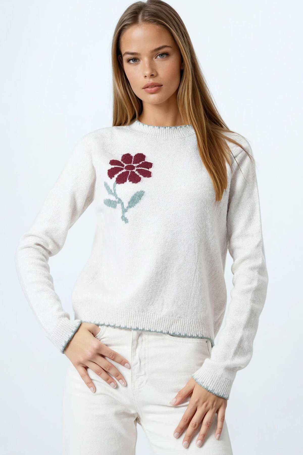 Çiçek Detaylı Bisiklet Yaka Triko Hırka