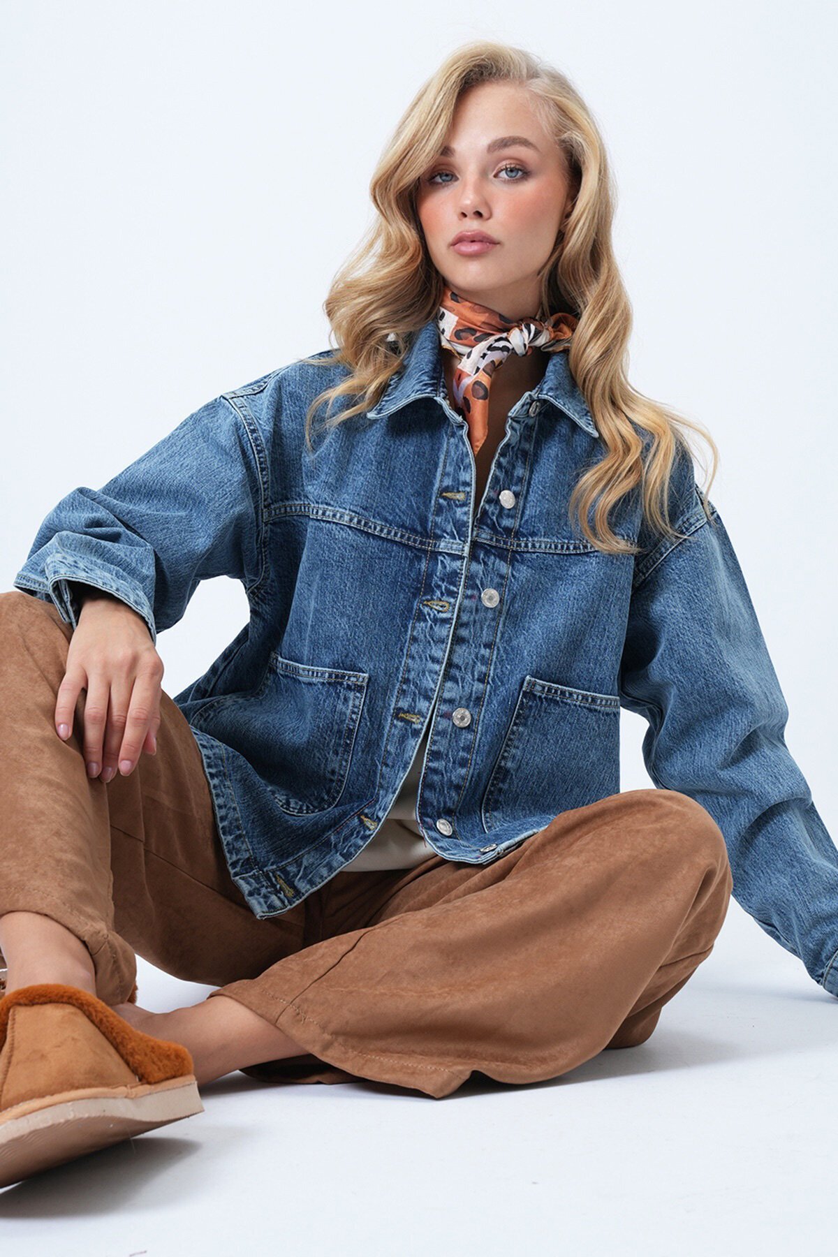 Çift Cepli Dikiş Detaylı Denim Ceket