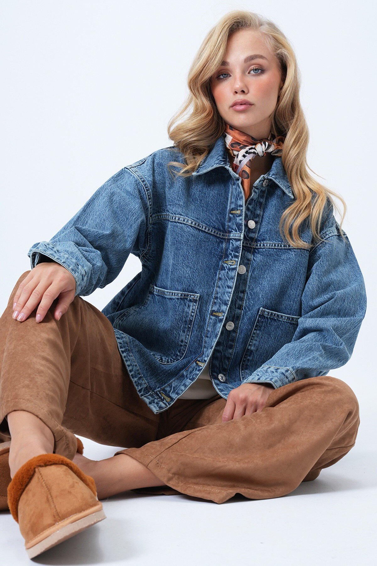 Çift Cepli Dikiş Detaylı Denim Ceket