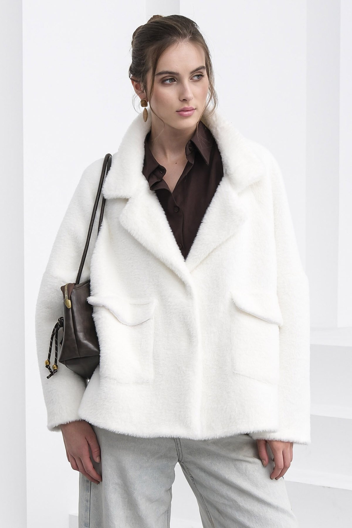 Çift Cepli Kruvaze Yaka Yumoş Ceket