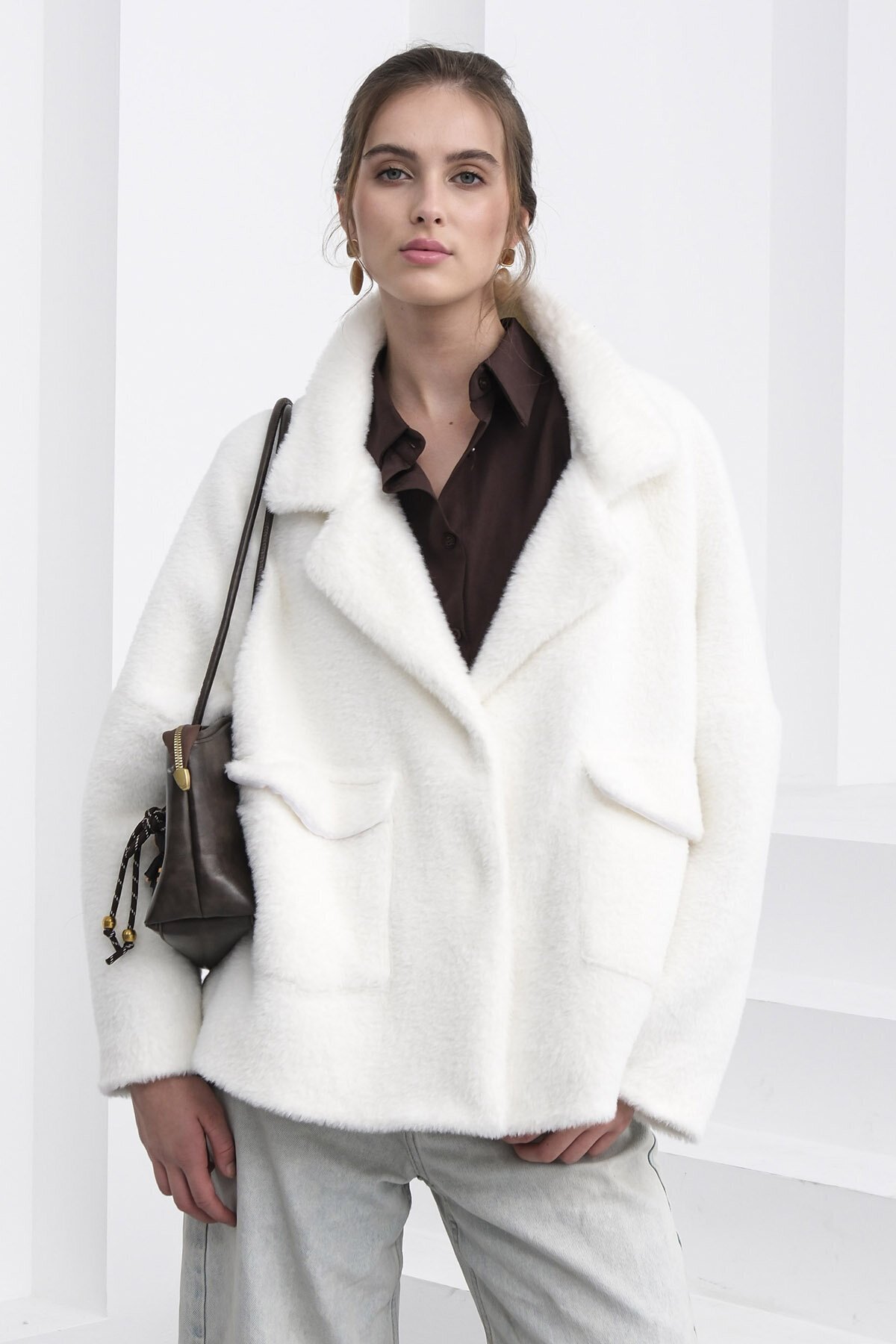 Çift Cepli Kruvaze Yaka Yumoş Ceket