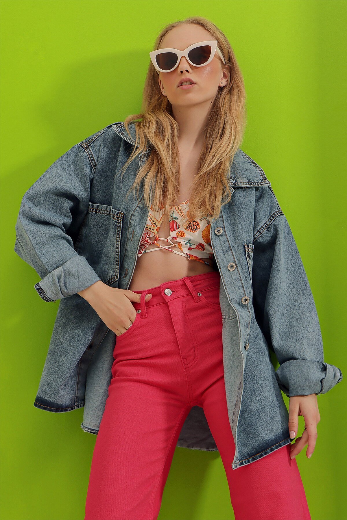 Koyu Mavi Çift Cepli Yıkamalı Oversize Denim Ceket