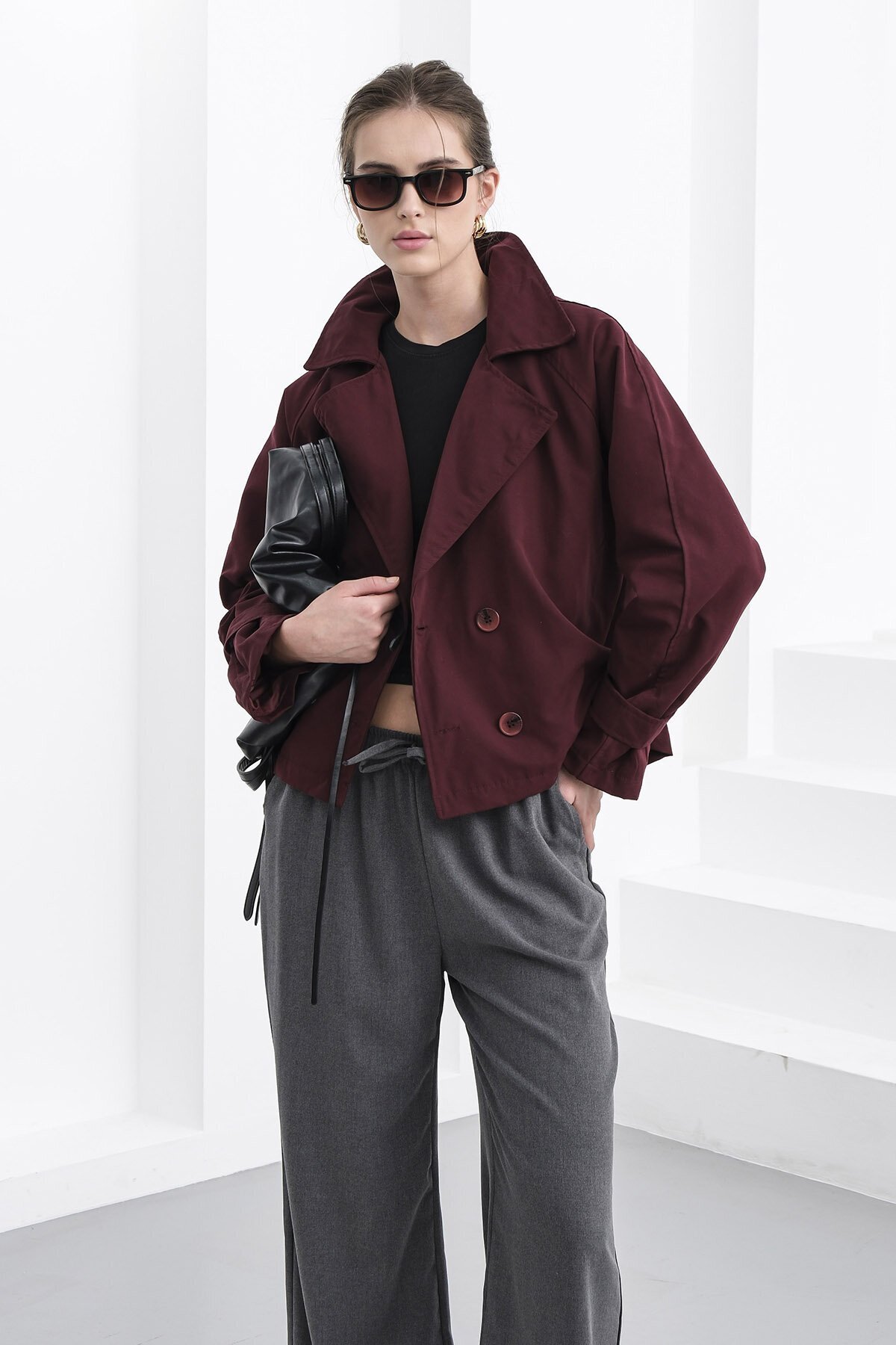 Çift Düğmeli Kruvaze Yaka Kısa Astarlı Trençkot