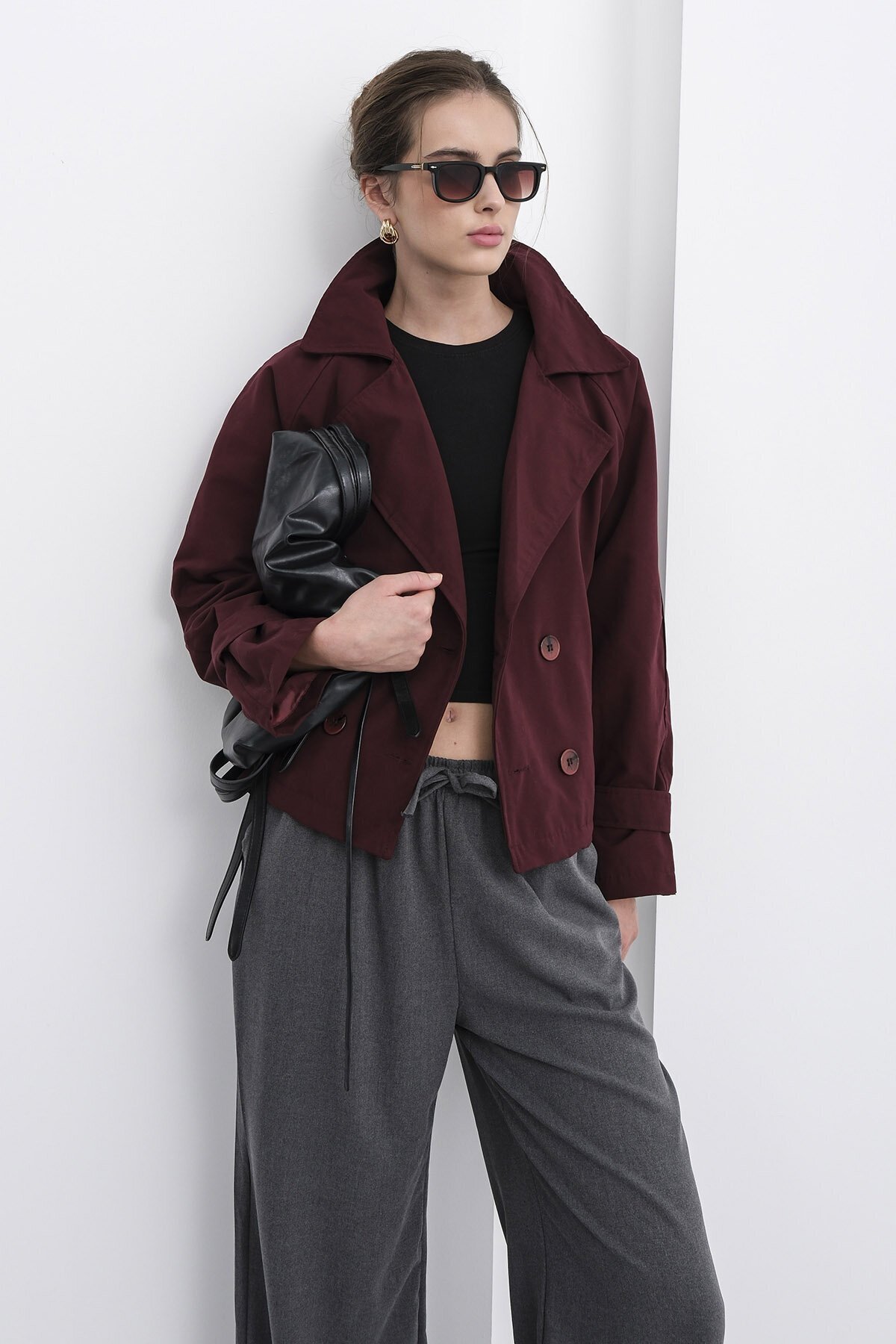 Çift Düğmeli Kruvaze Yaka Kısa Astarlı Trençkot