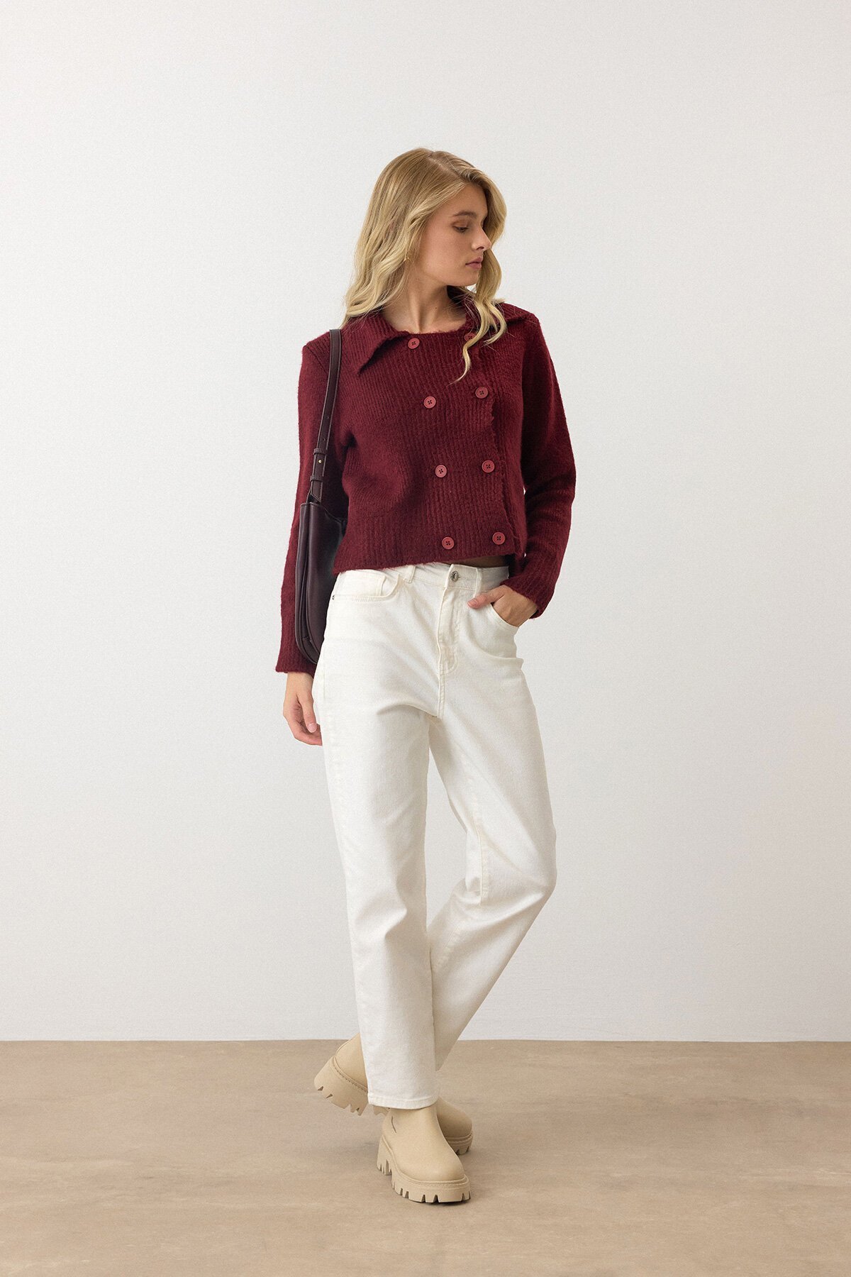 Mürdüm Çift Düğme Detaylı Düz Kesim Triko Hırka