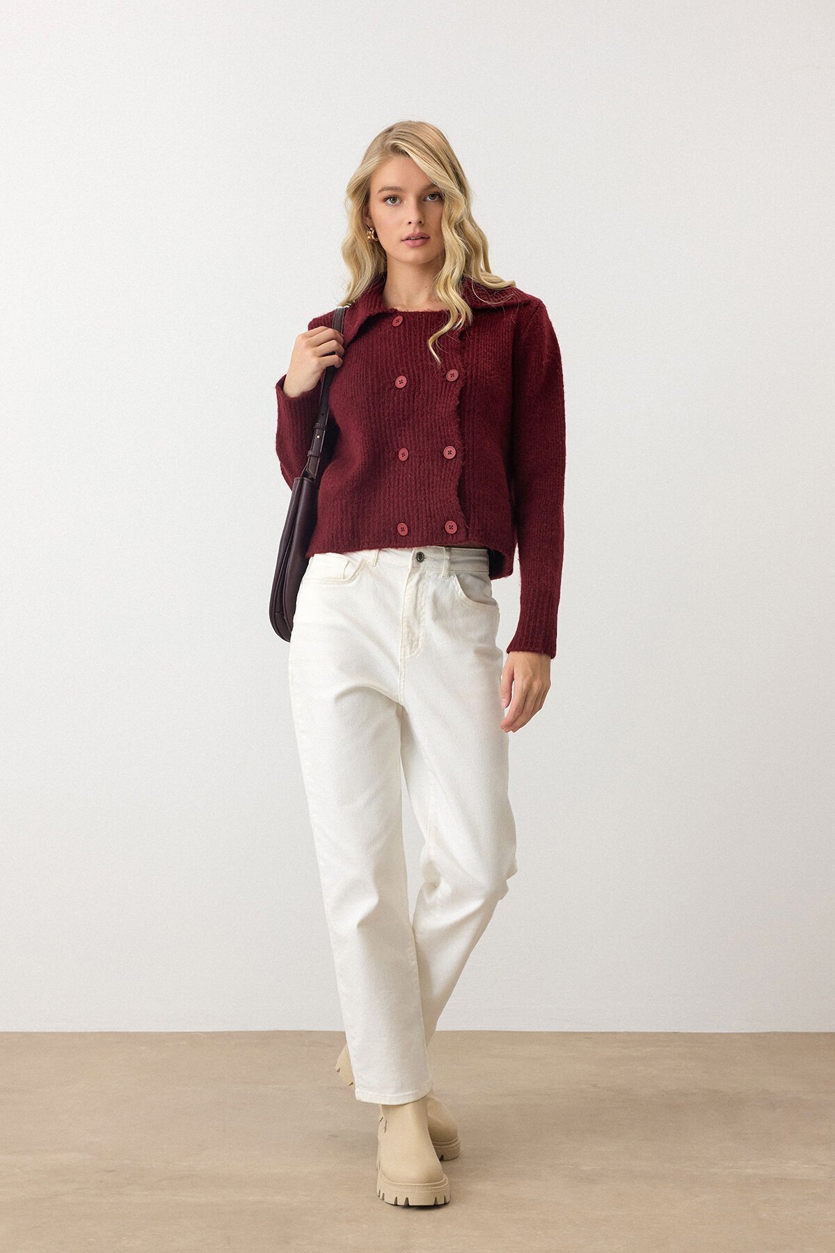 Mürdüm Çift Düğme Detaylı Düz Kesim Triko Hırka