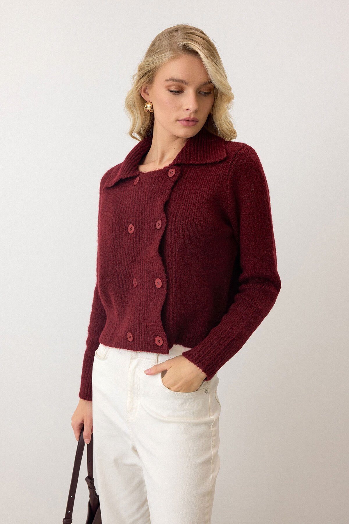 Mürdüm Çift Düğme Detaylı Düz Kesim Triko Hırka