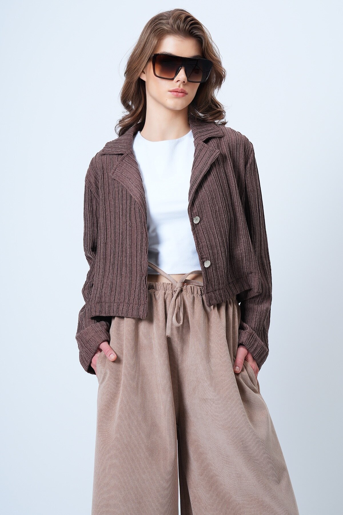 Çift Düğmeli Derin V Yaka Dokulu Crop Ceket