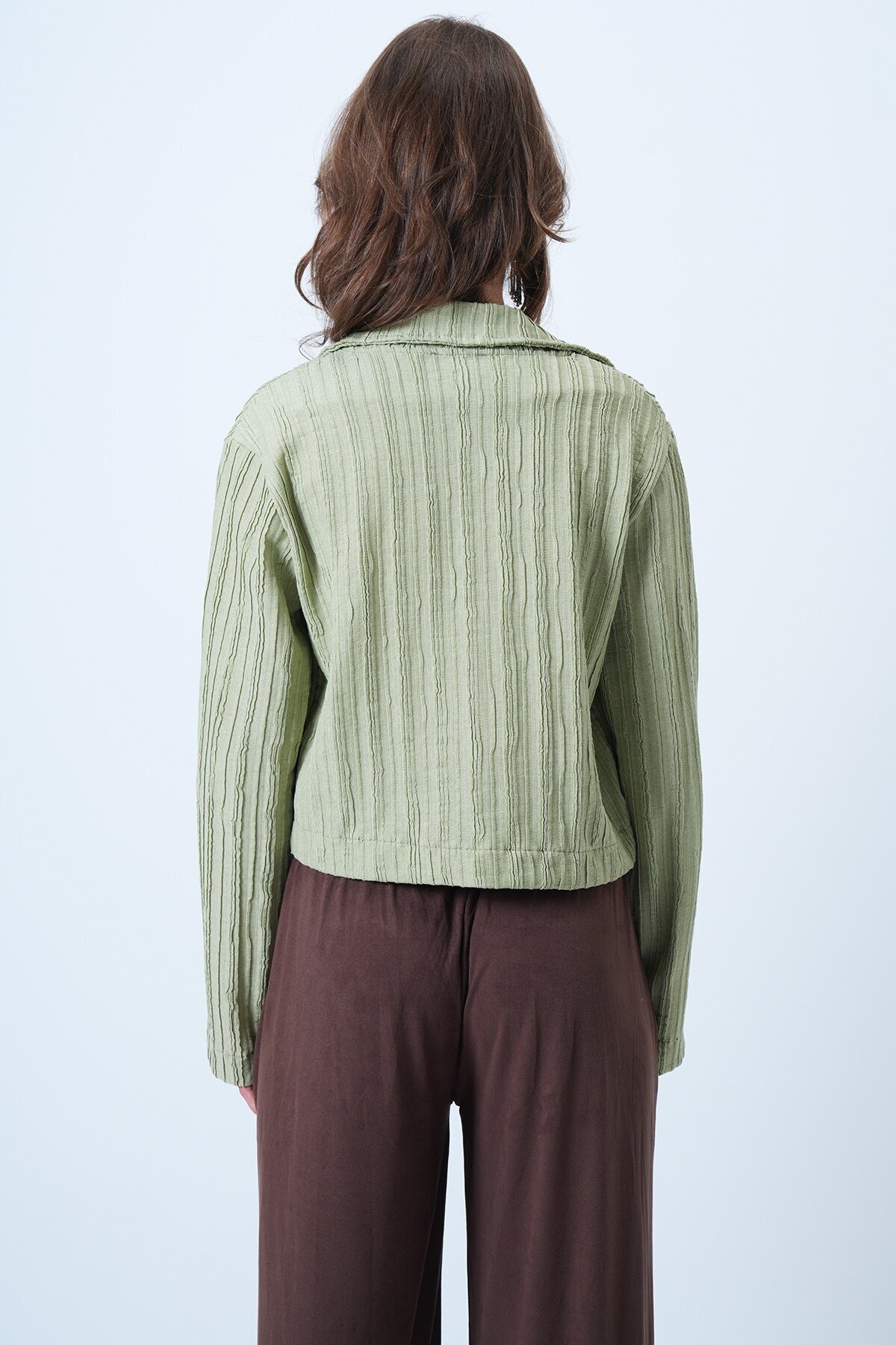 Çift Düğmeli Derin V Yaka Dokulu Crop Ceket