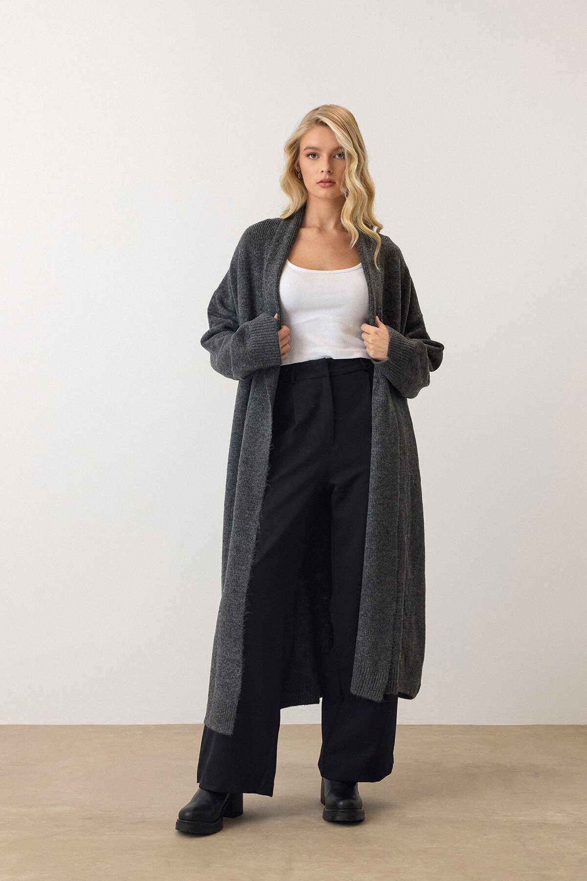 Antrasit Çift Düğmeli Yumuşak Dokulu Kaşe Kaban