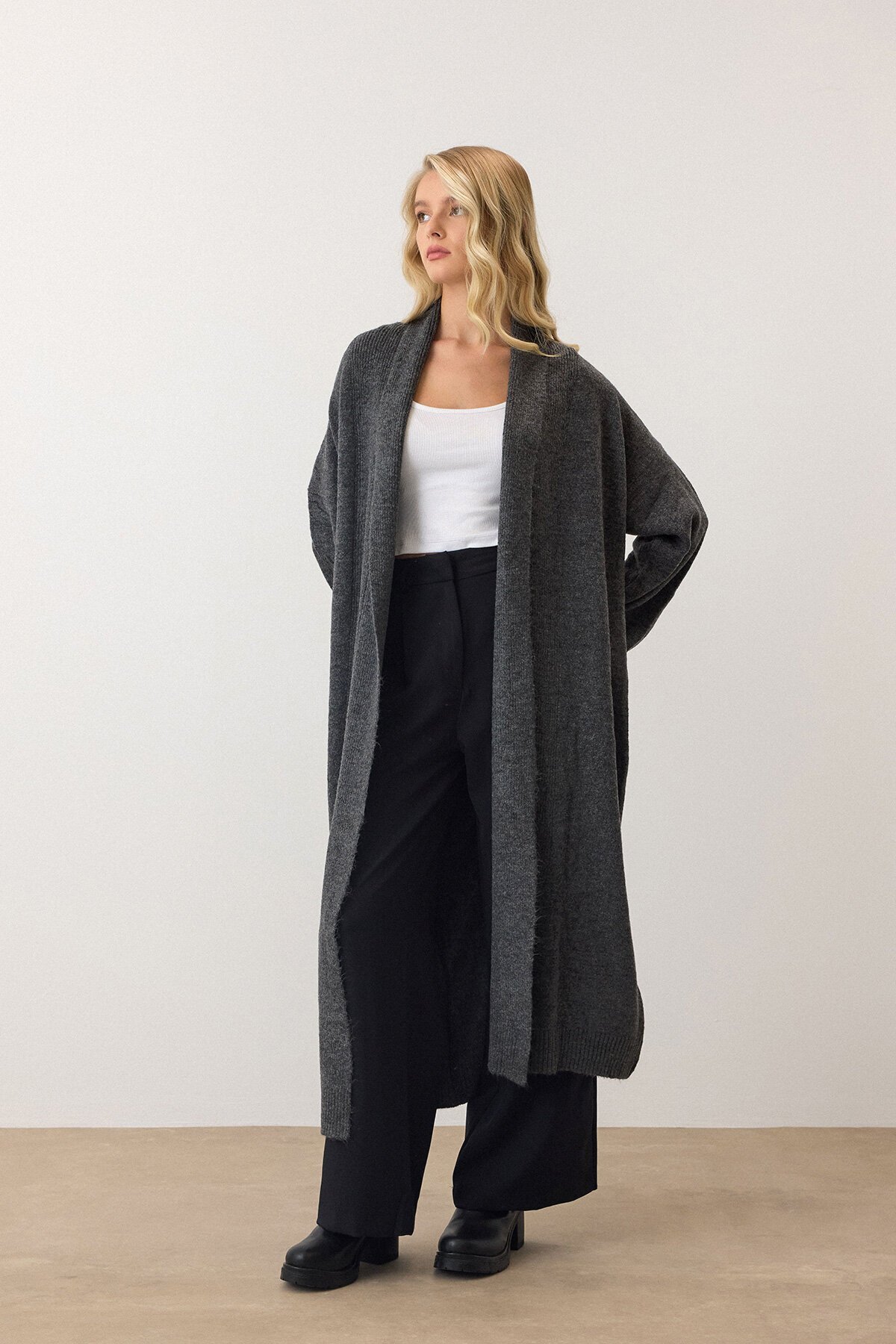 Antrasit Çift Düğmeli Yumuşak Dokulu Kaşe Kaban