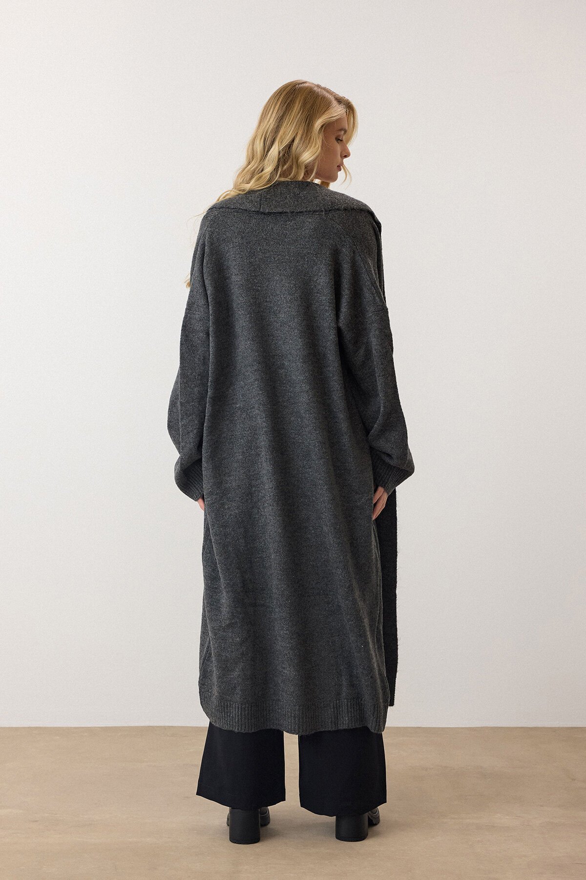 Antrasit Çift Düğmeli Yumuşak Dokulu Kaşe Kaban