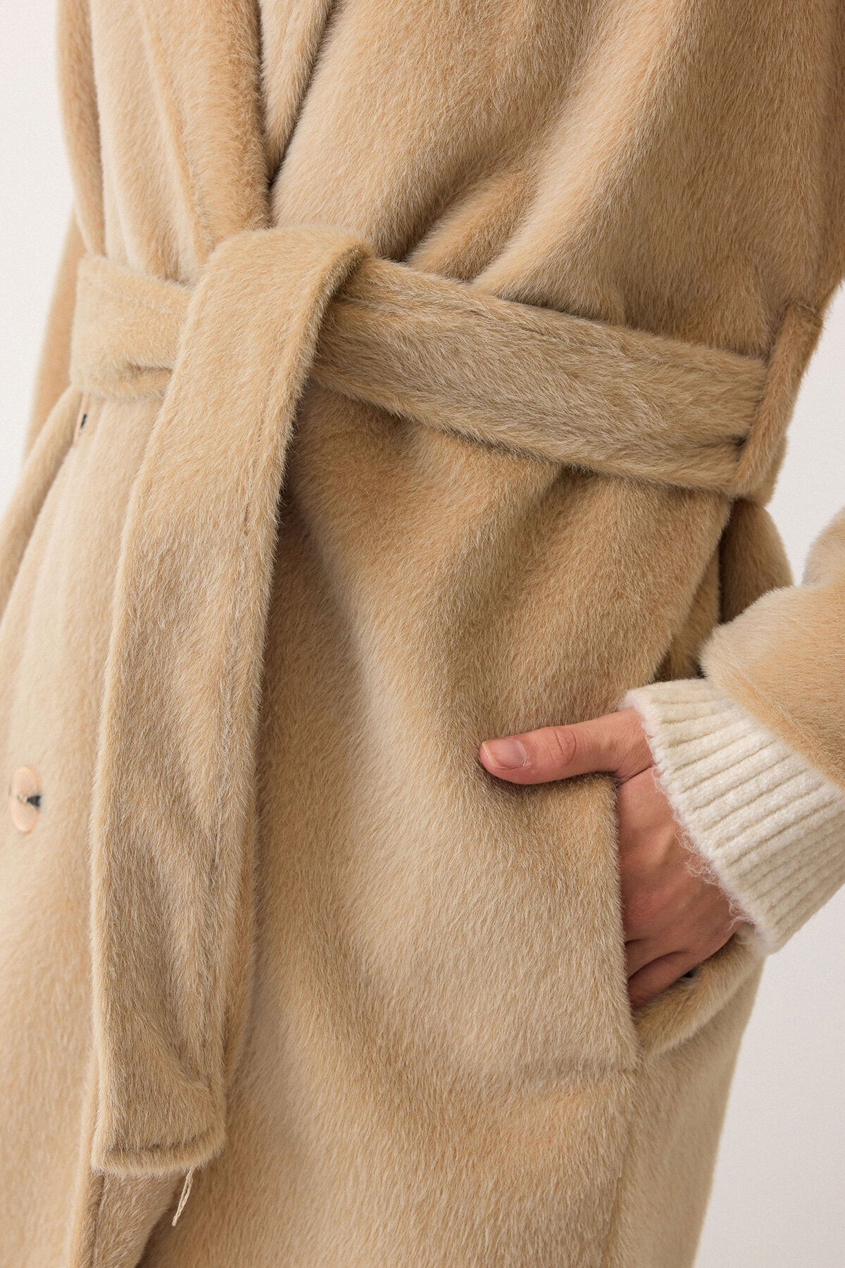 Bej Çift Düğmeli Yumuşak Dokulu Kaşe Kaban