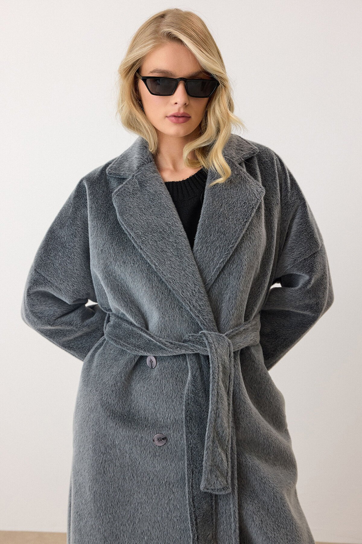 Gri Çift Düğmeli Yumuşak Dokulu Kaşe Kaban