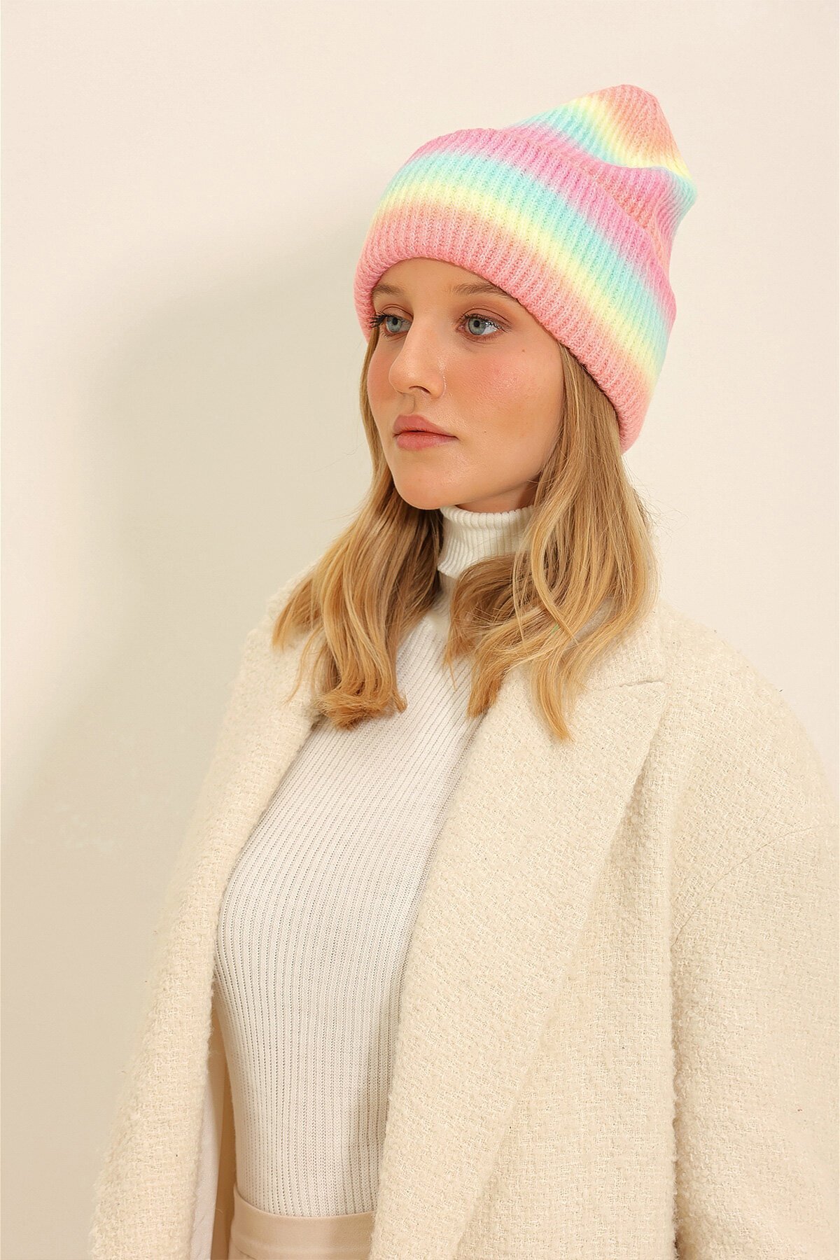 Pembe Çizgili Batik Desenli Şapka