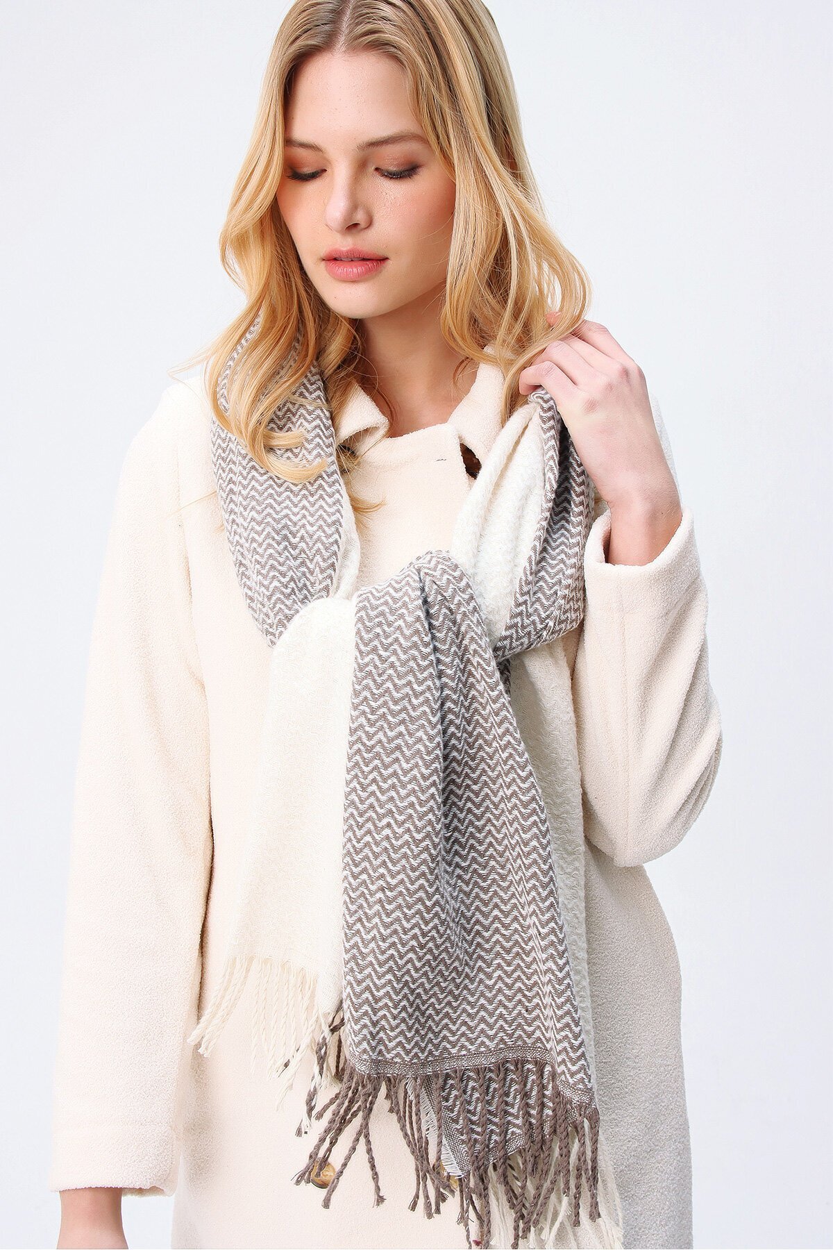 Bej Çizgili Kalın Şal