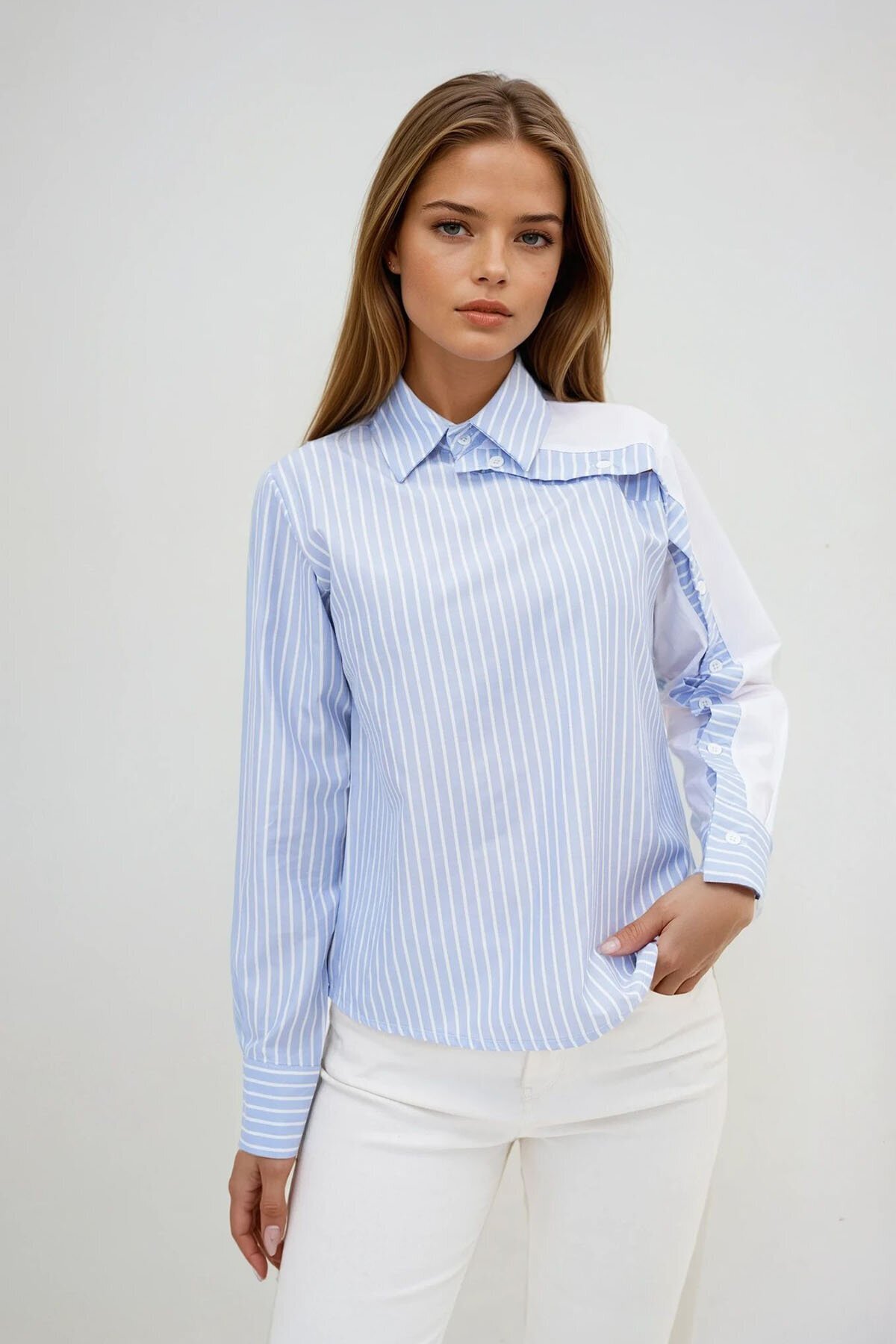 Mavi Çizgili Kontrast Kol Asimetrik Düğme Detaylı Uzun Kollu Gömlek
