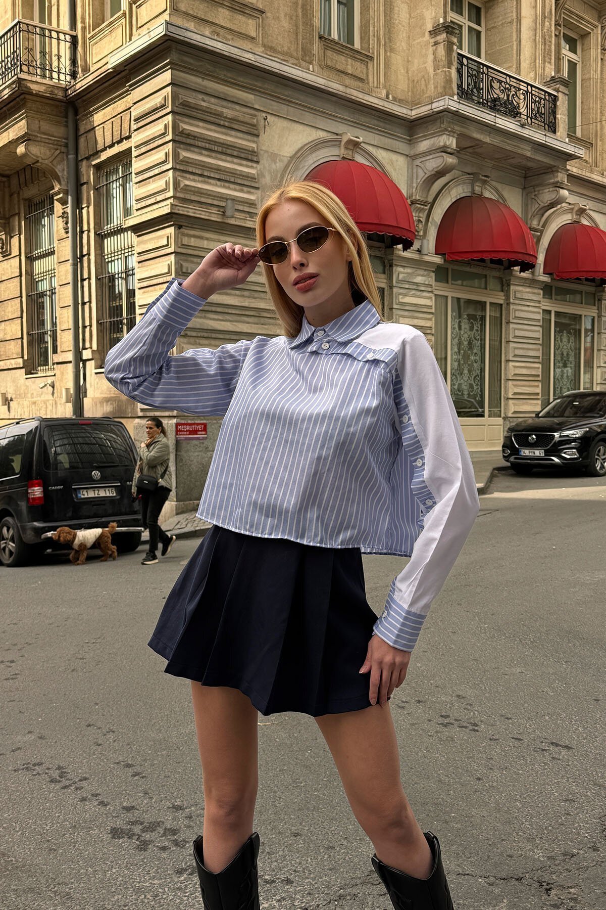 Mavi Çizgili Kontrast Uzun Kollu Asimetrik Düğme Detaylı Crop Gömlek