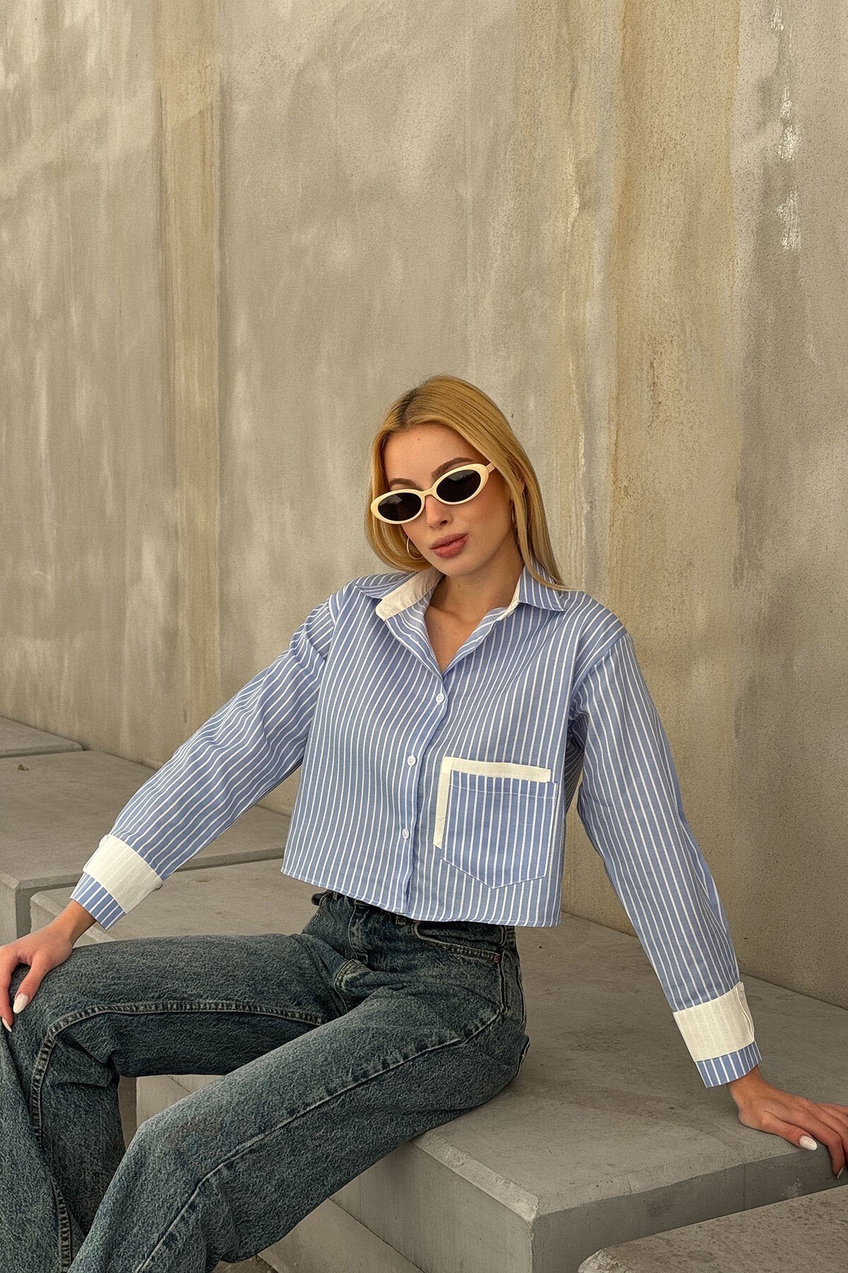 Mavi Çizgili Oversize Uzun Kollu Düğmeli Manşet Crop Gömlek