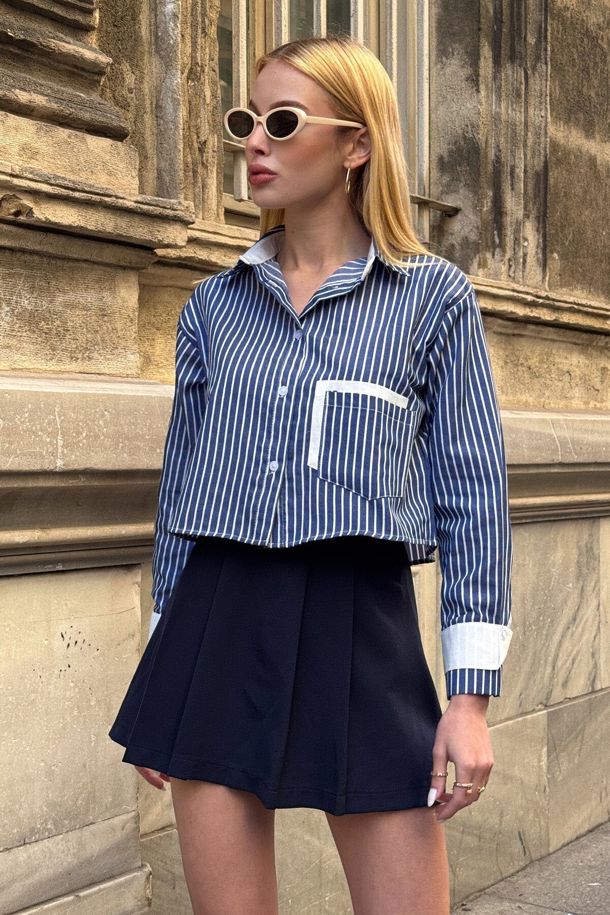 Lacivert Çizgili Oversize Uzun Kollu Düğmeli Manşet Crop Gömlek