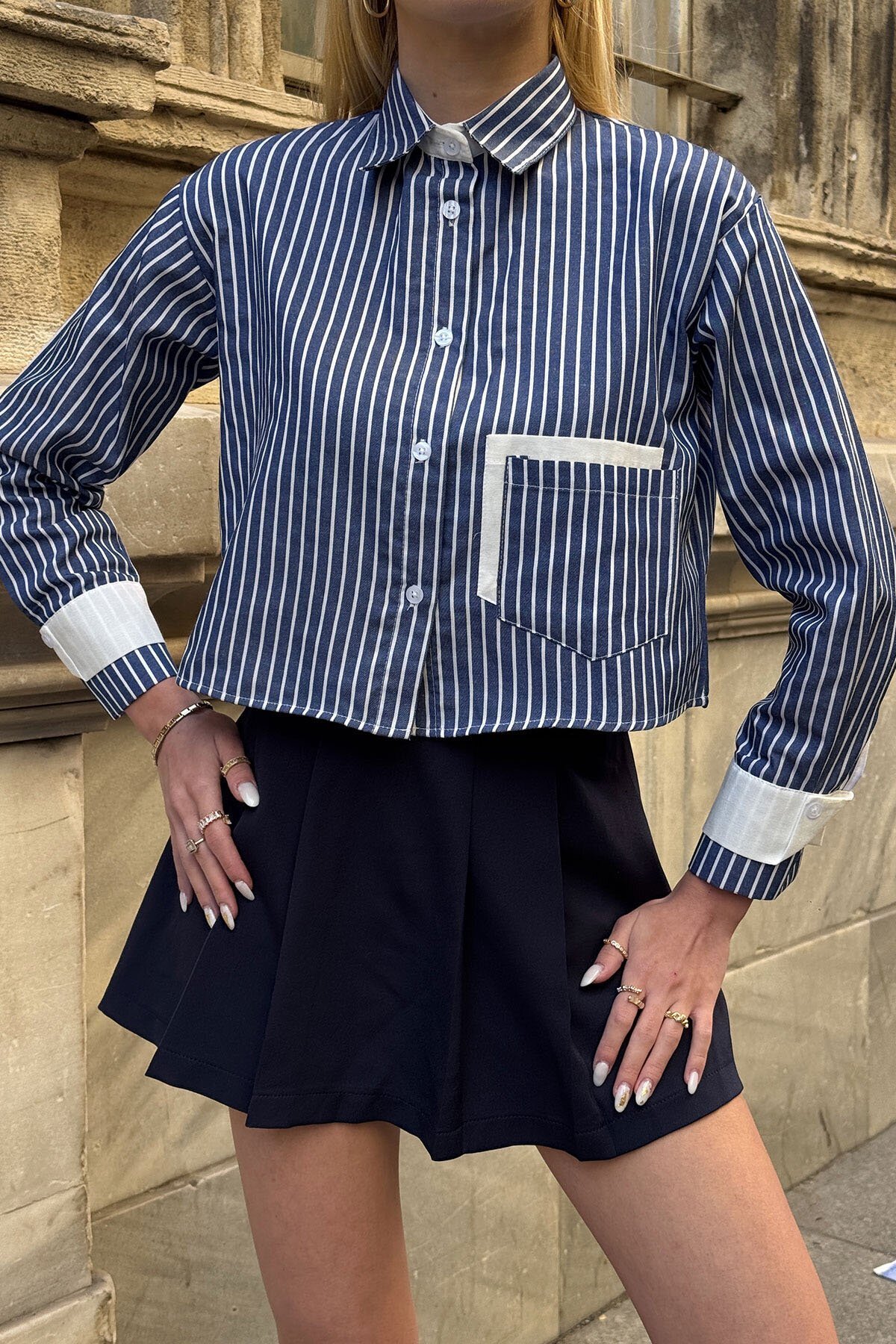 Lacivert Çizgili Oversize Uzun Kollu Düğmeli Manşet Crop Gömlek
