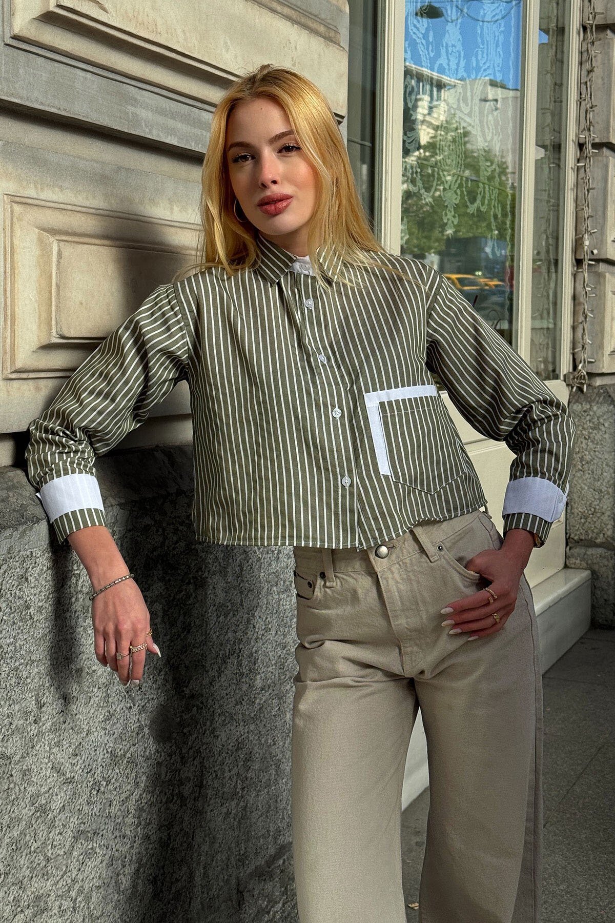 Yeşil Çizgili Oversize Uzun Kollu Düğmeli Manşet Crop Gömlek