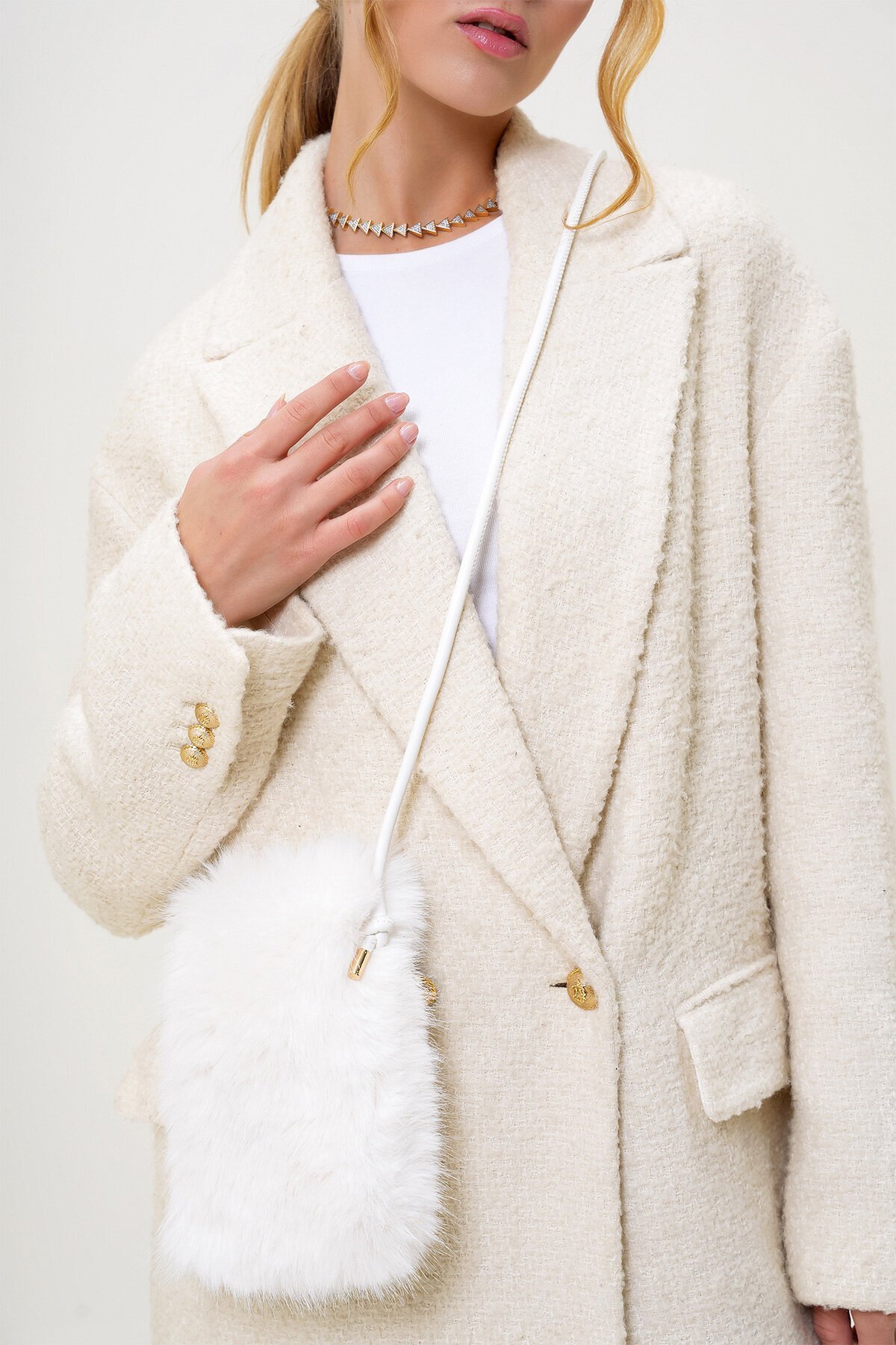 Ekru Deri Kordonlu Mıknatıs Kapamalı Suni Kürk Telefon Çantası