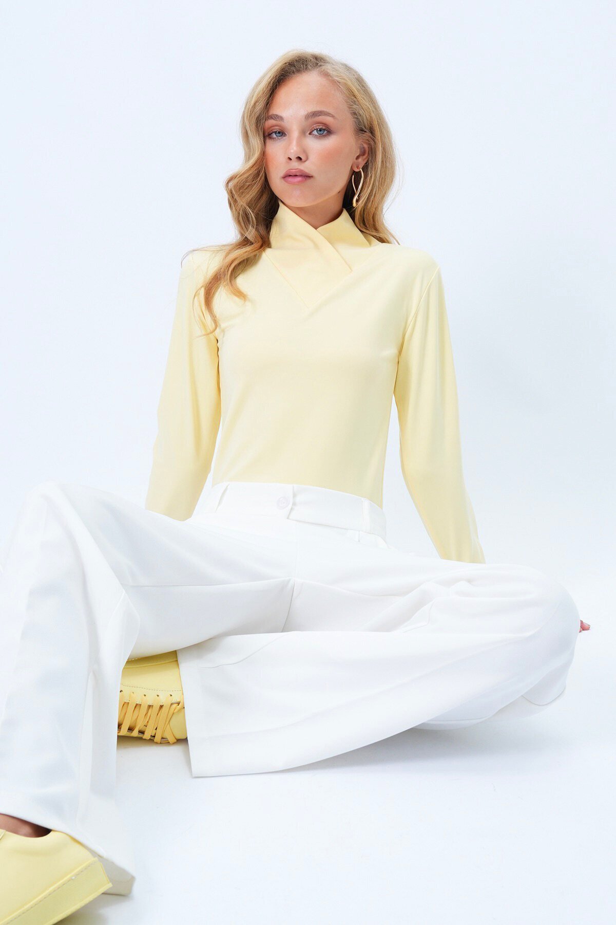 Dik Yaka Basic Sandy Bluz