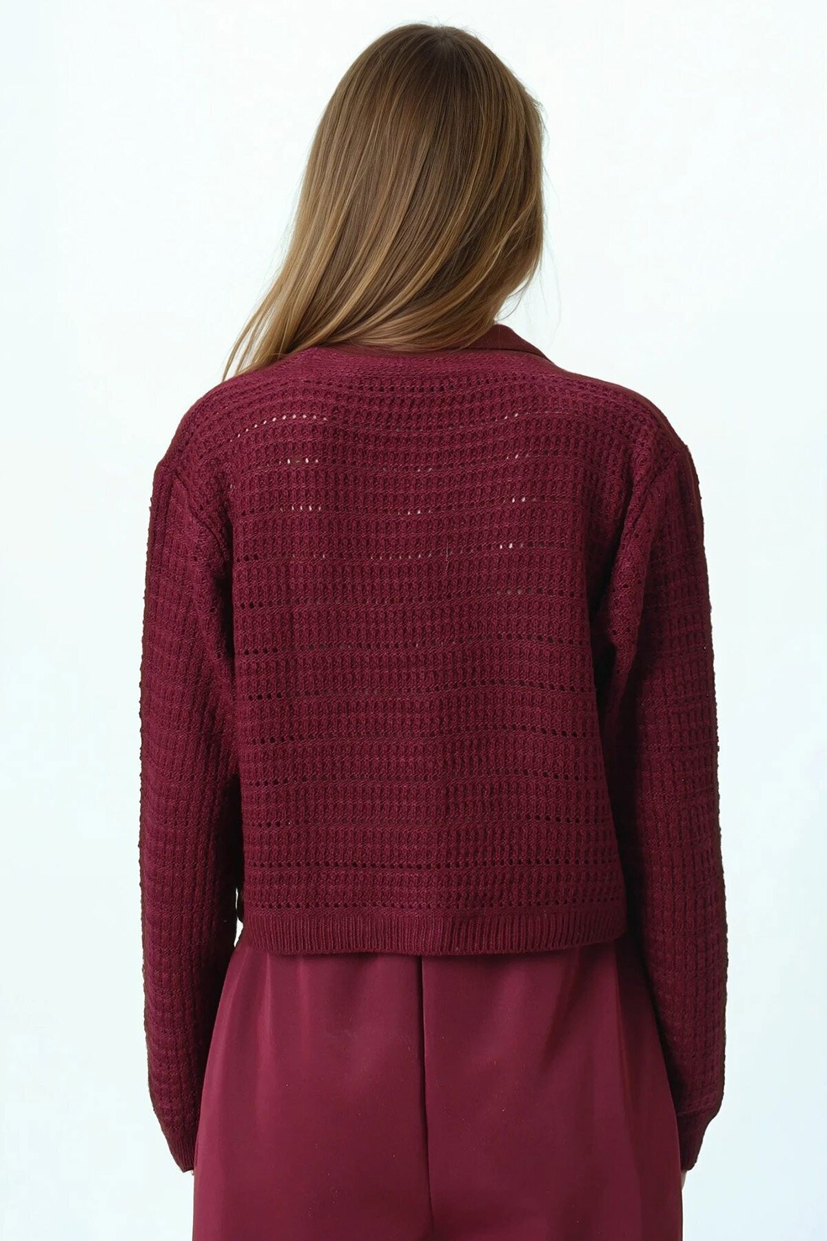 Dokulu Örgü Desenli Uzun Kollu Düğmeli Triko Hırka