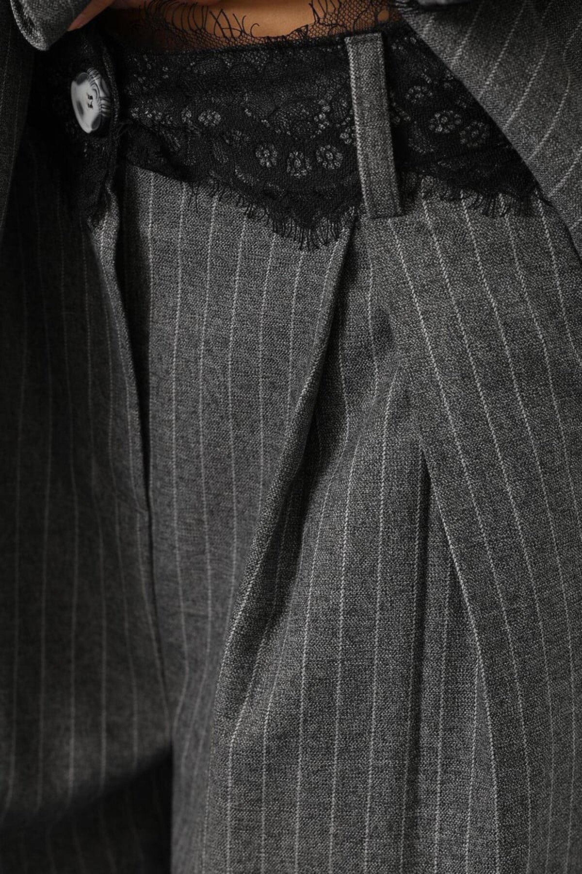 Düğme Kapamalı Dantel Detaylı Çizgili Palazzo Pantolon