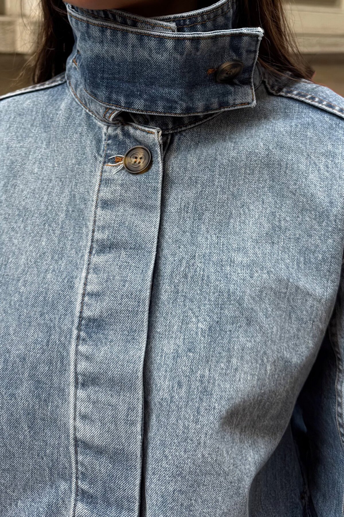 Düğme Kapamalı Yakası Gizli Düğmeli  Denim Ceket