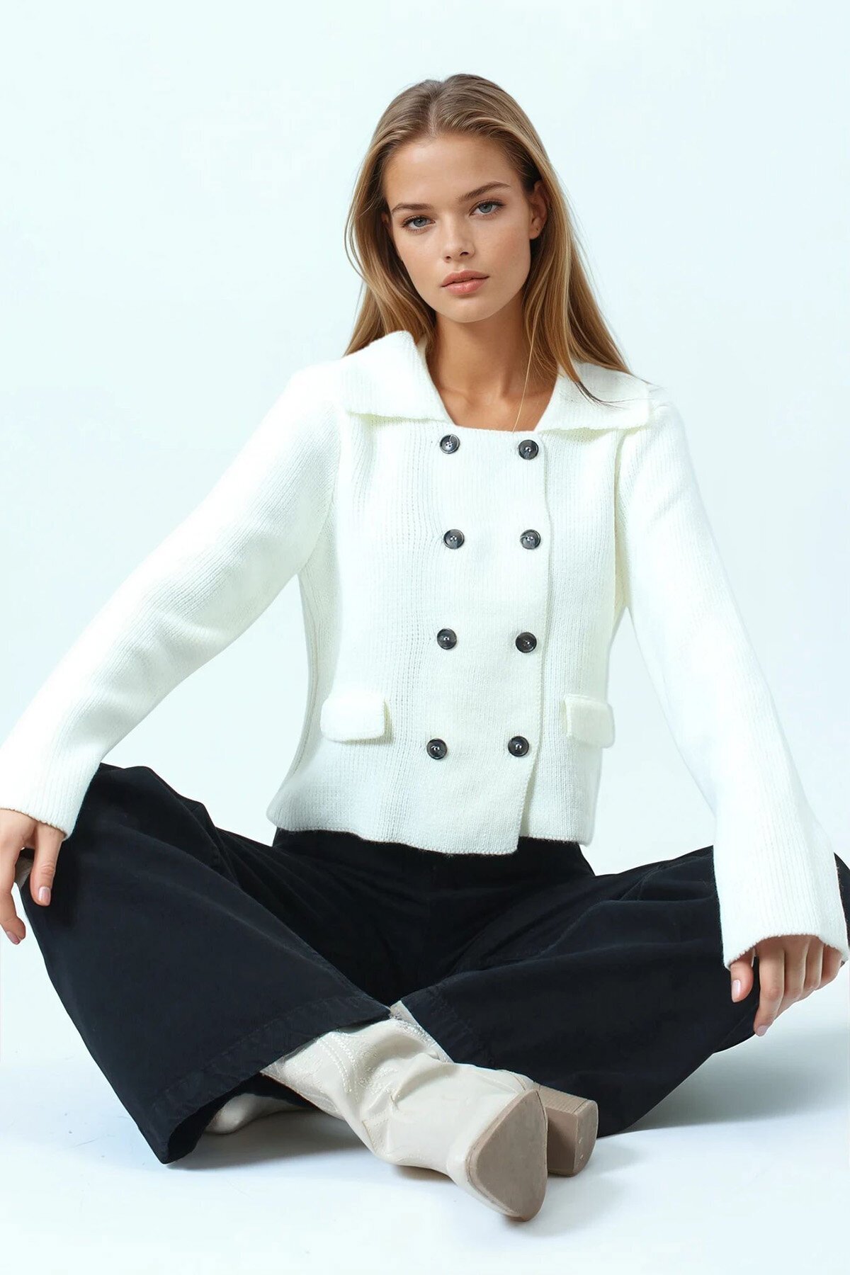 Düğmeli Cep Detaylı Triko Hırka