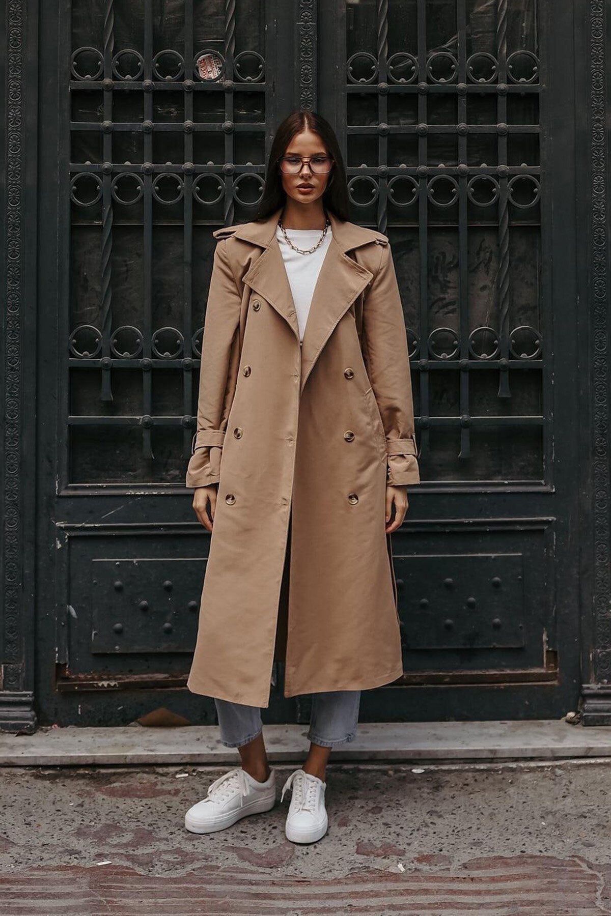 Düğmeli Kemer Kapamalı Vatkalı Astarlı Çift Cepli Uzun Trençkot