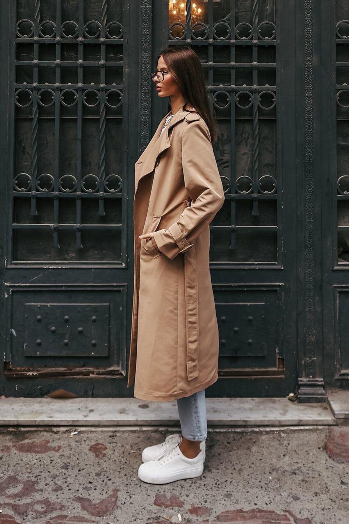Düğmeli Kemer Kapamalı Vatkalı Astarlı Çift Cepli Uzun Trençkot