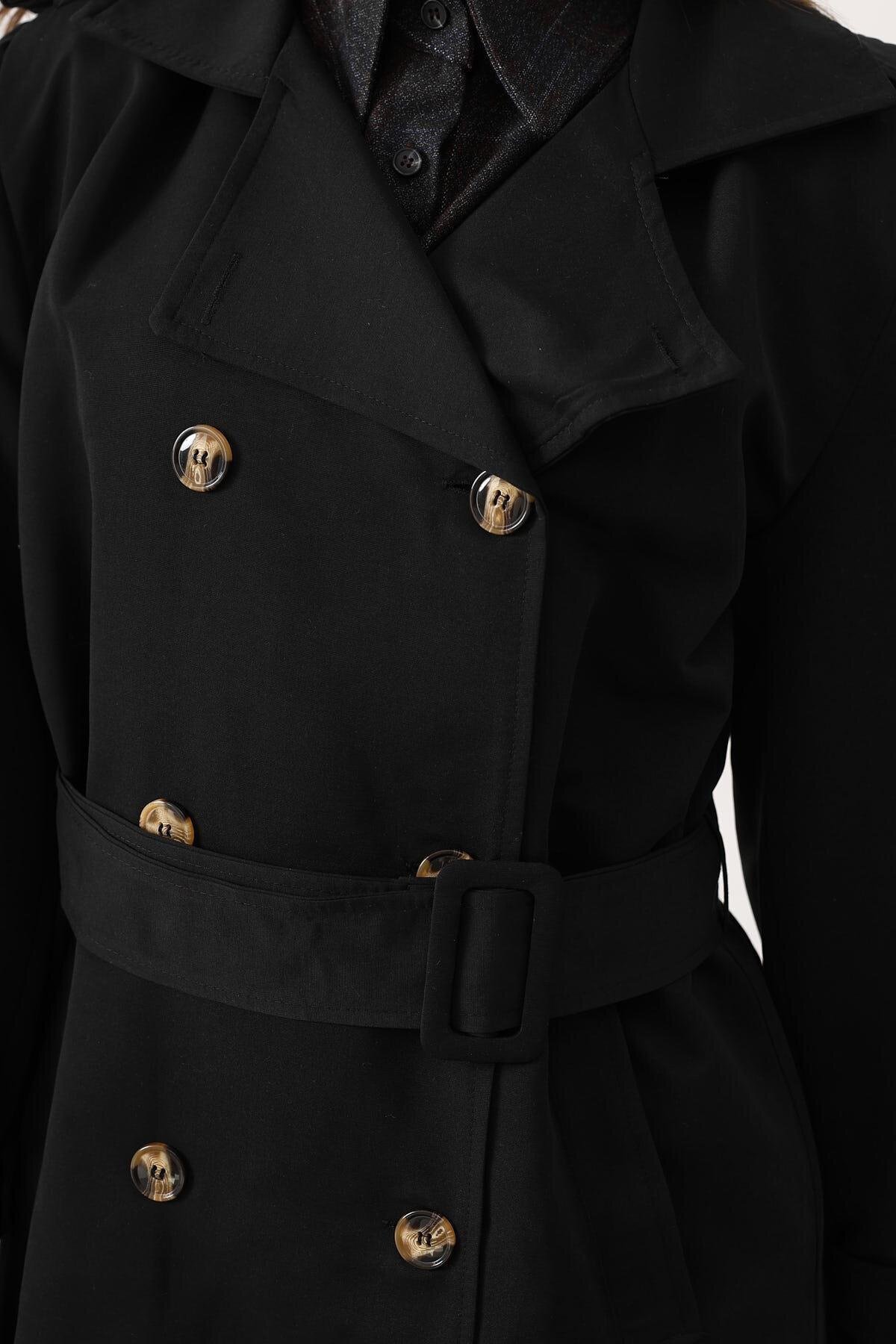 Düğmeli Kemer Kapamalı Vatkalı Astarlı Çift Cepli Uzun Trençkot