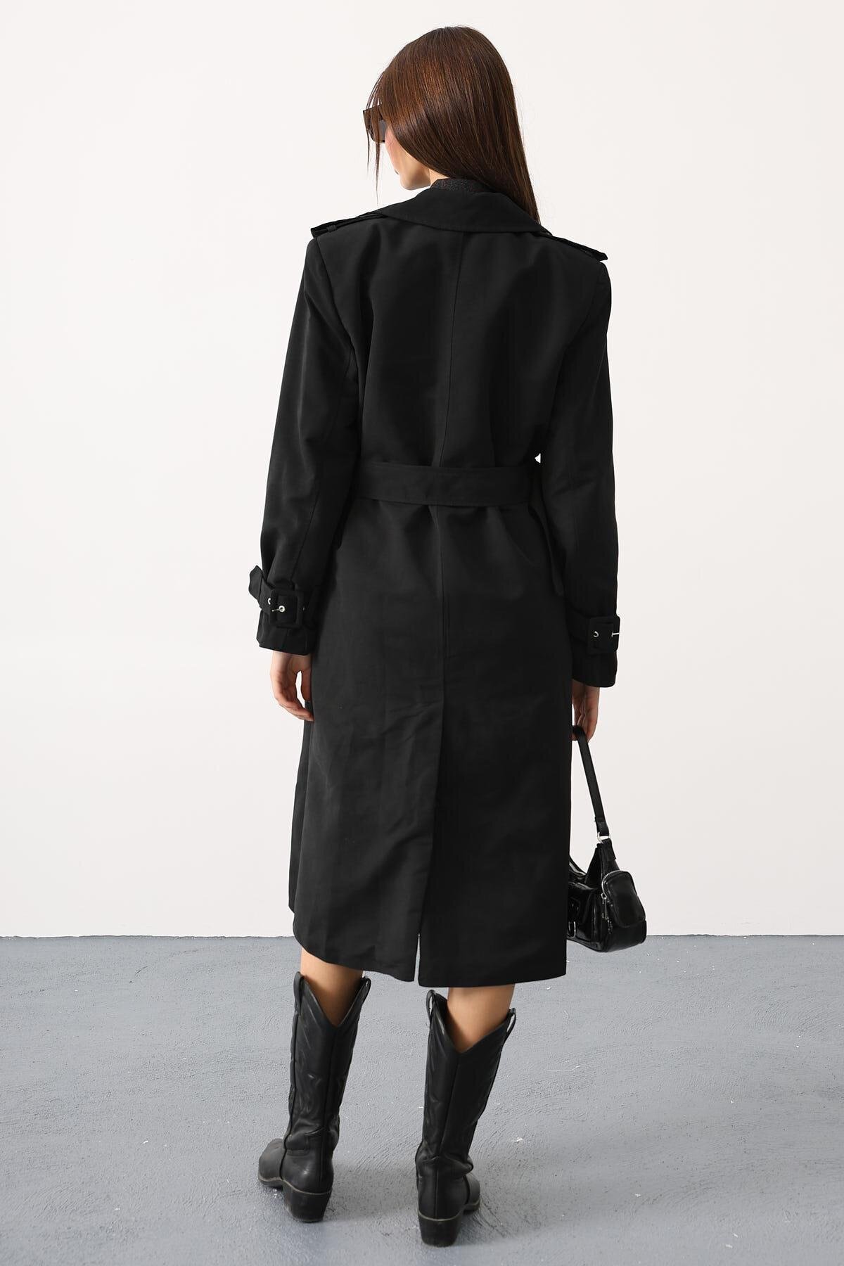 Düğmeli Kemer Kapamalı Vatkalı Astarlı Çift Cepli Uzun Trençkot