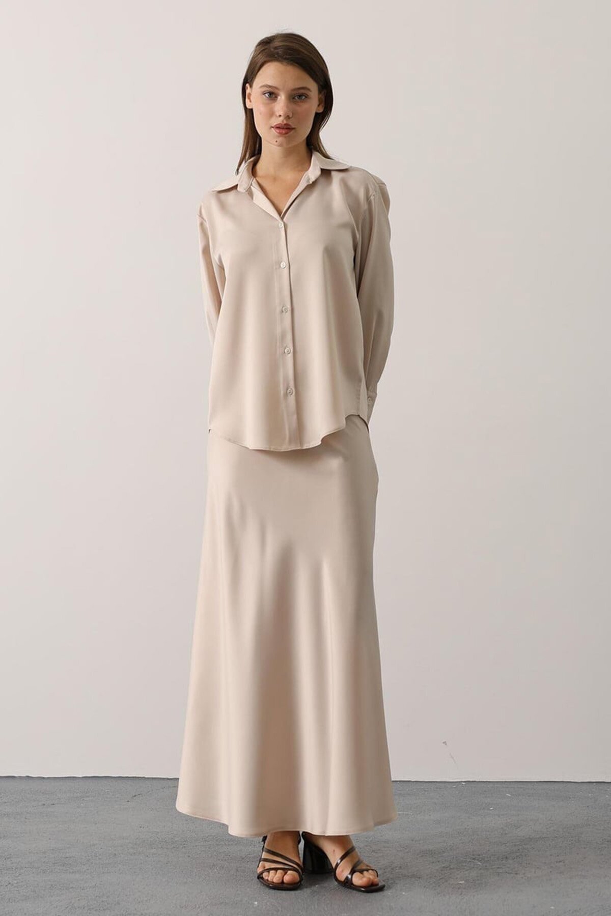 Düz Kesim Saten Uzun Etek