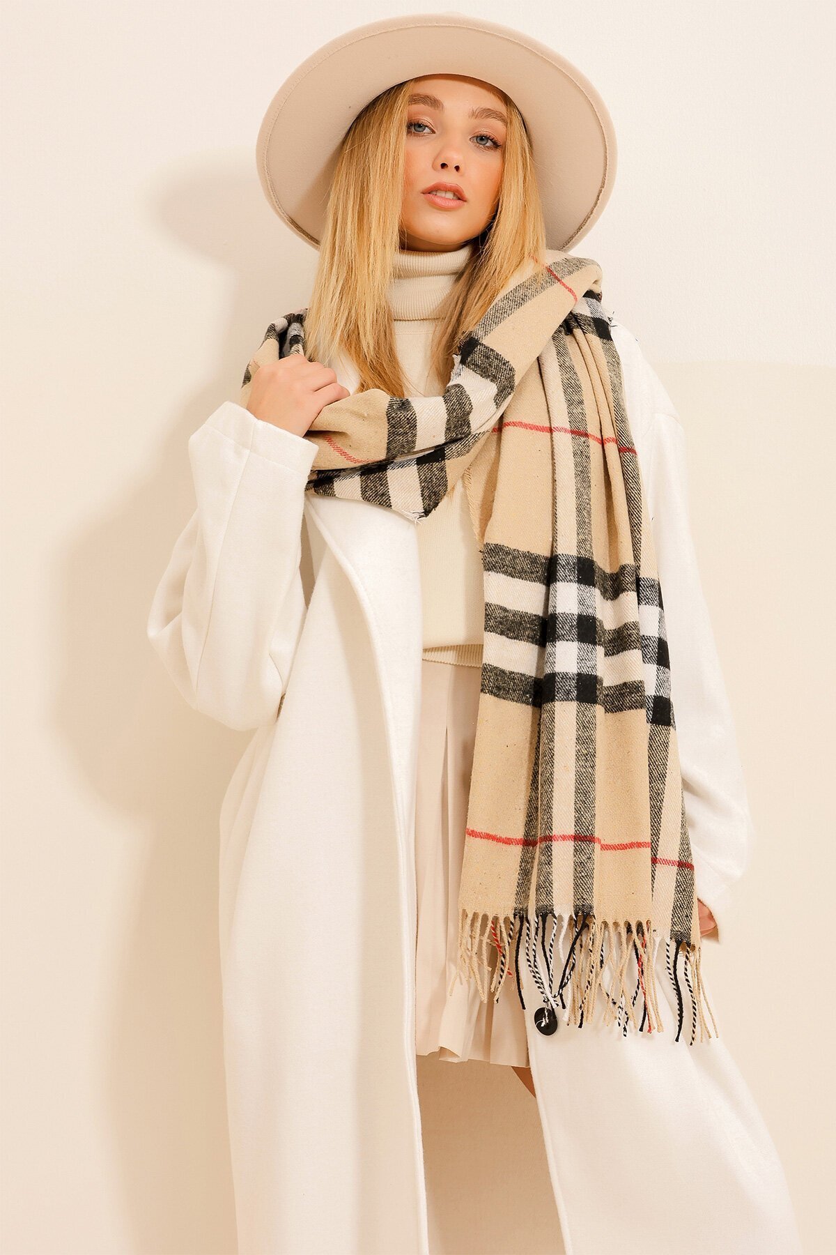 Bej Ekose Desenli Şal