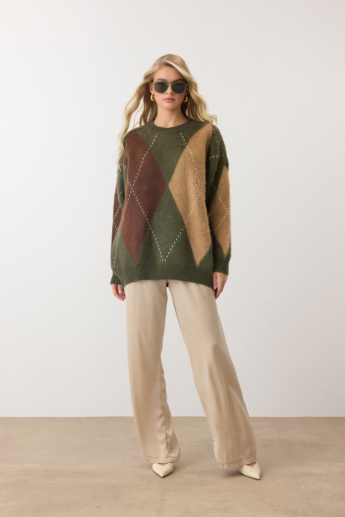 Haki Ekose Desenli Yumuşak Dokulu Oversize Triko Kazak