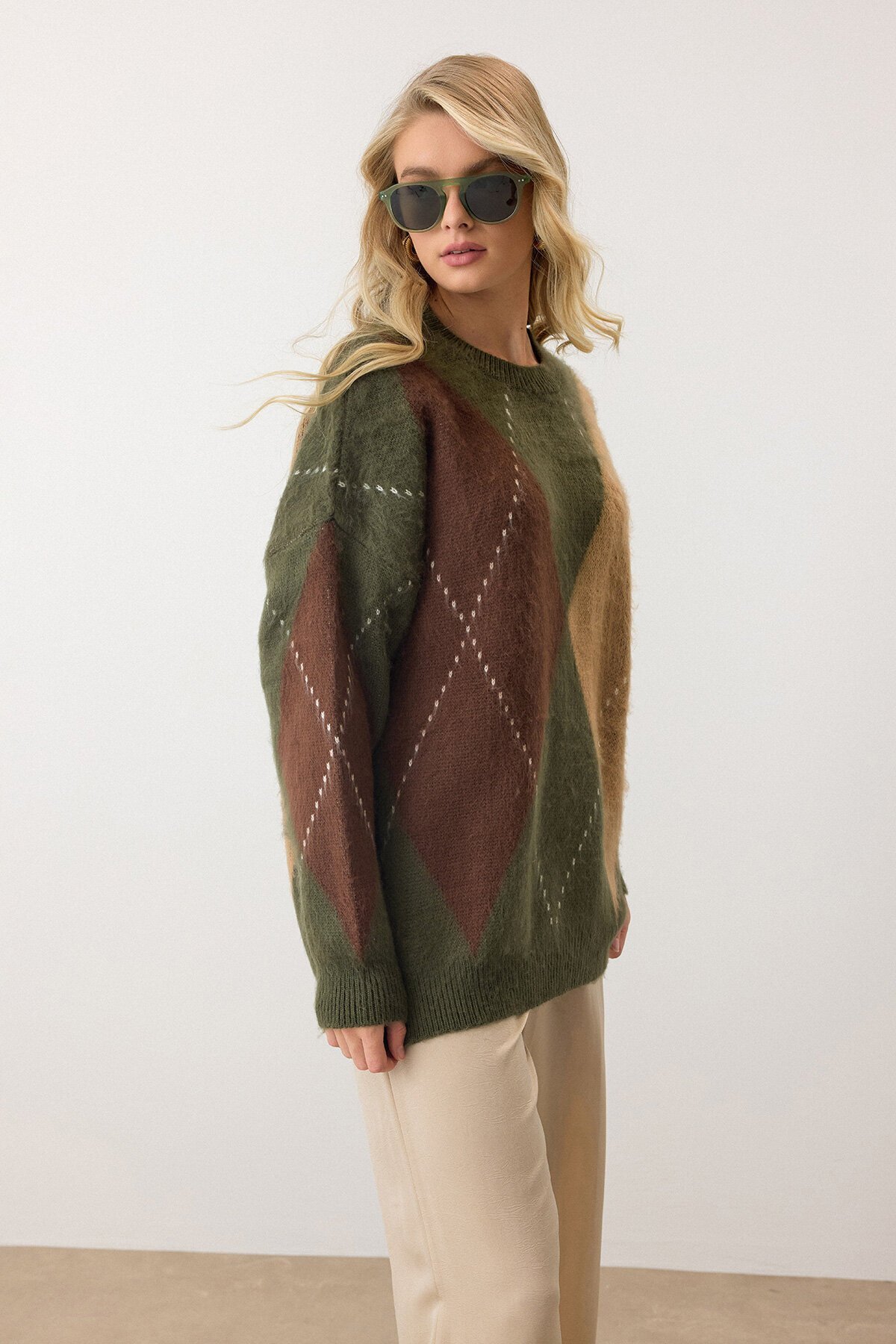 Haki Ekose Desenli Yumuşak Dokulu Oversize Triko Kazak