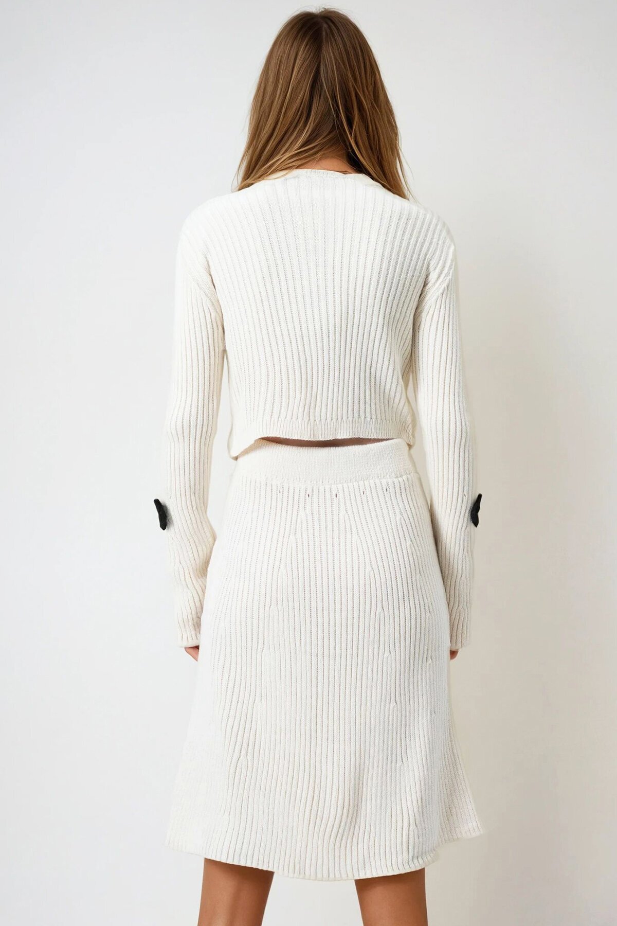 Ekru Fitilli Çiçek Düğme Detaylı Triko Hırka Ve Etek Takım