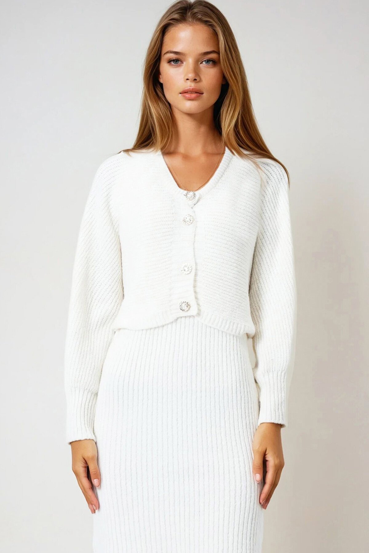 Düğme Kapamalı Crop Hırka ve Ön Arka V Yaka Fitilli Triko Elbise Takım