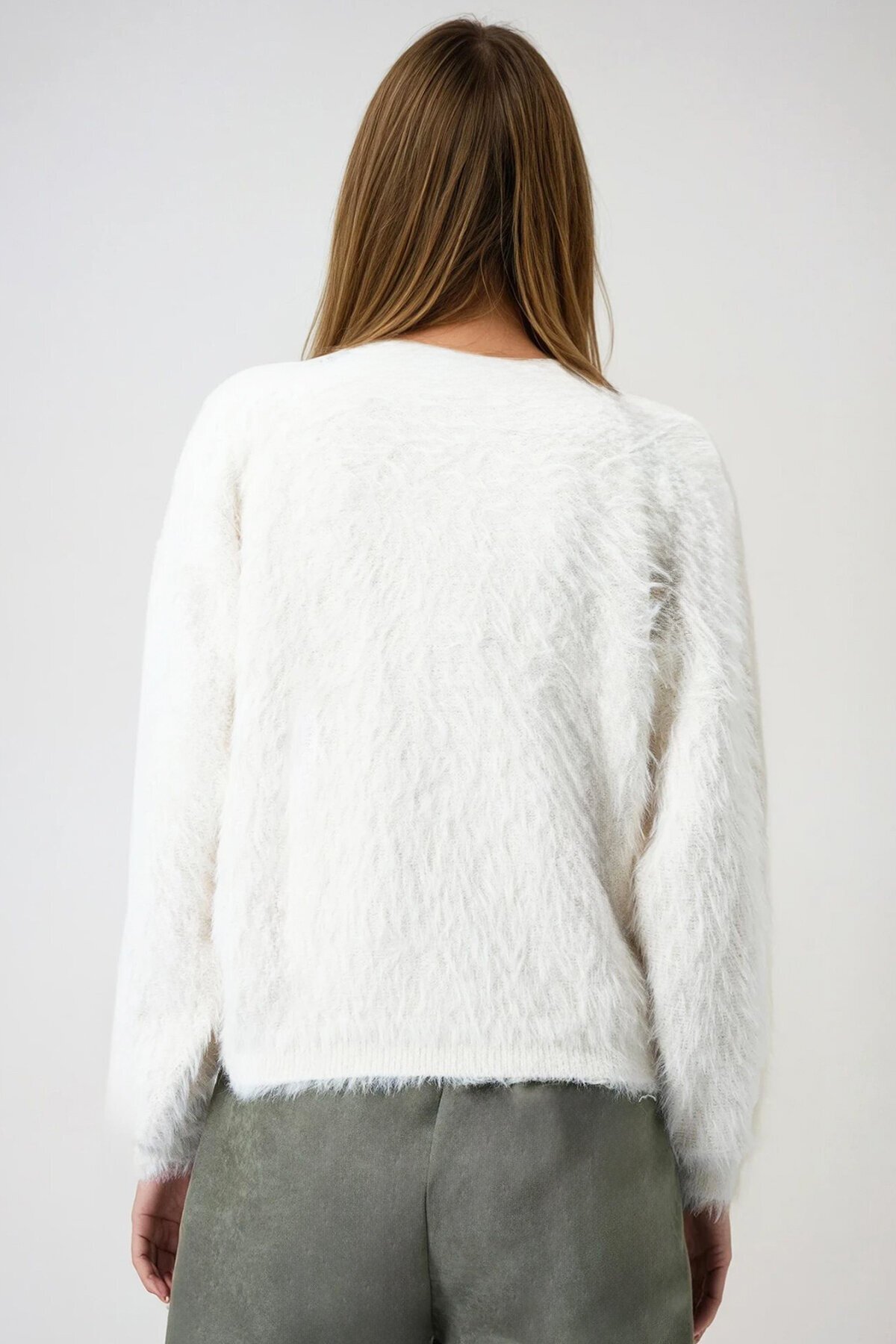 Ekru Kalp Düğme Detaylı Sakallı Hırka