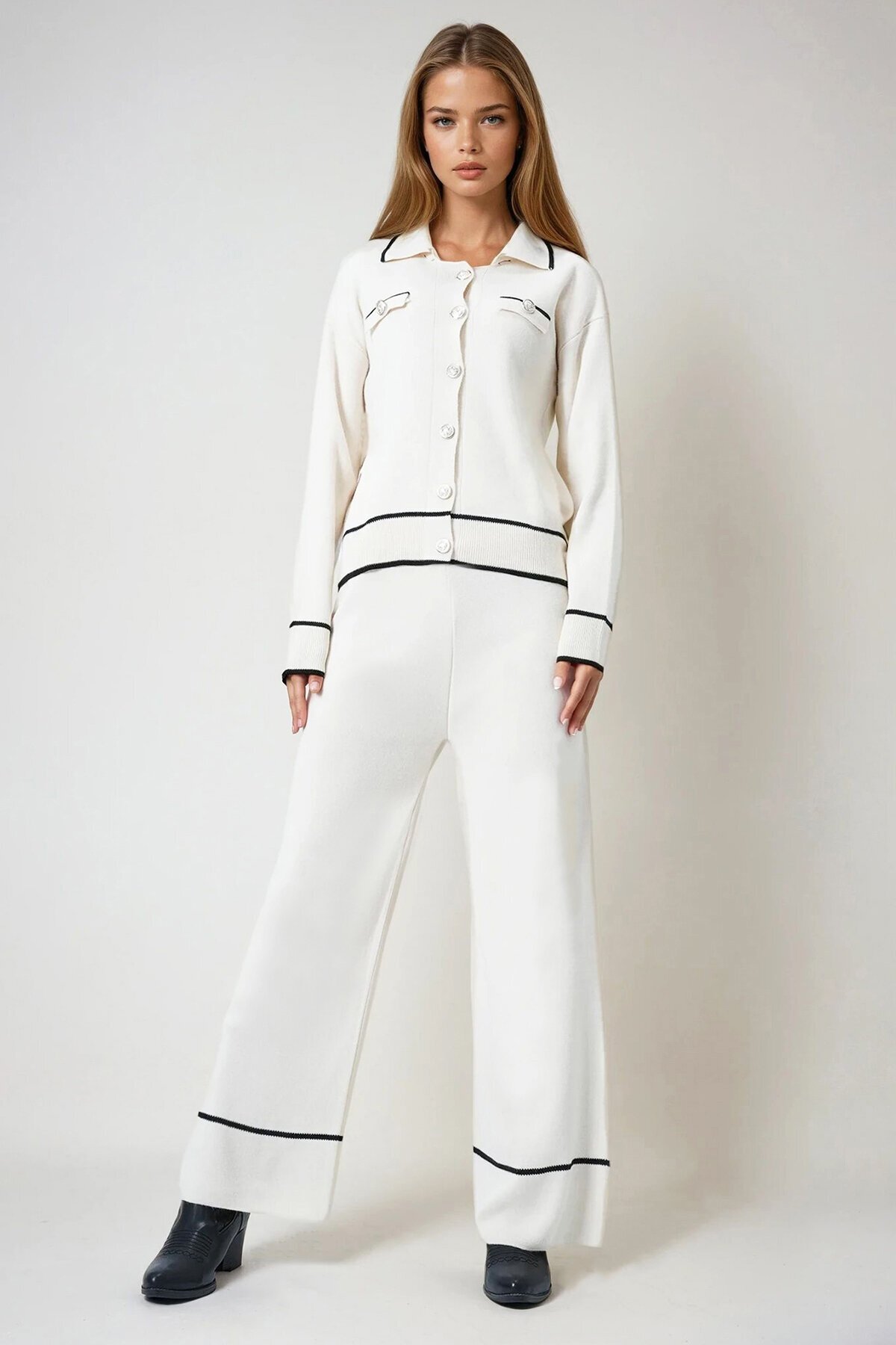 Ekru Kontrast Biyeli Polo Yaka Triko Hırka Ve Pantolon Takım