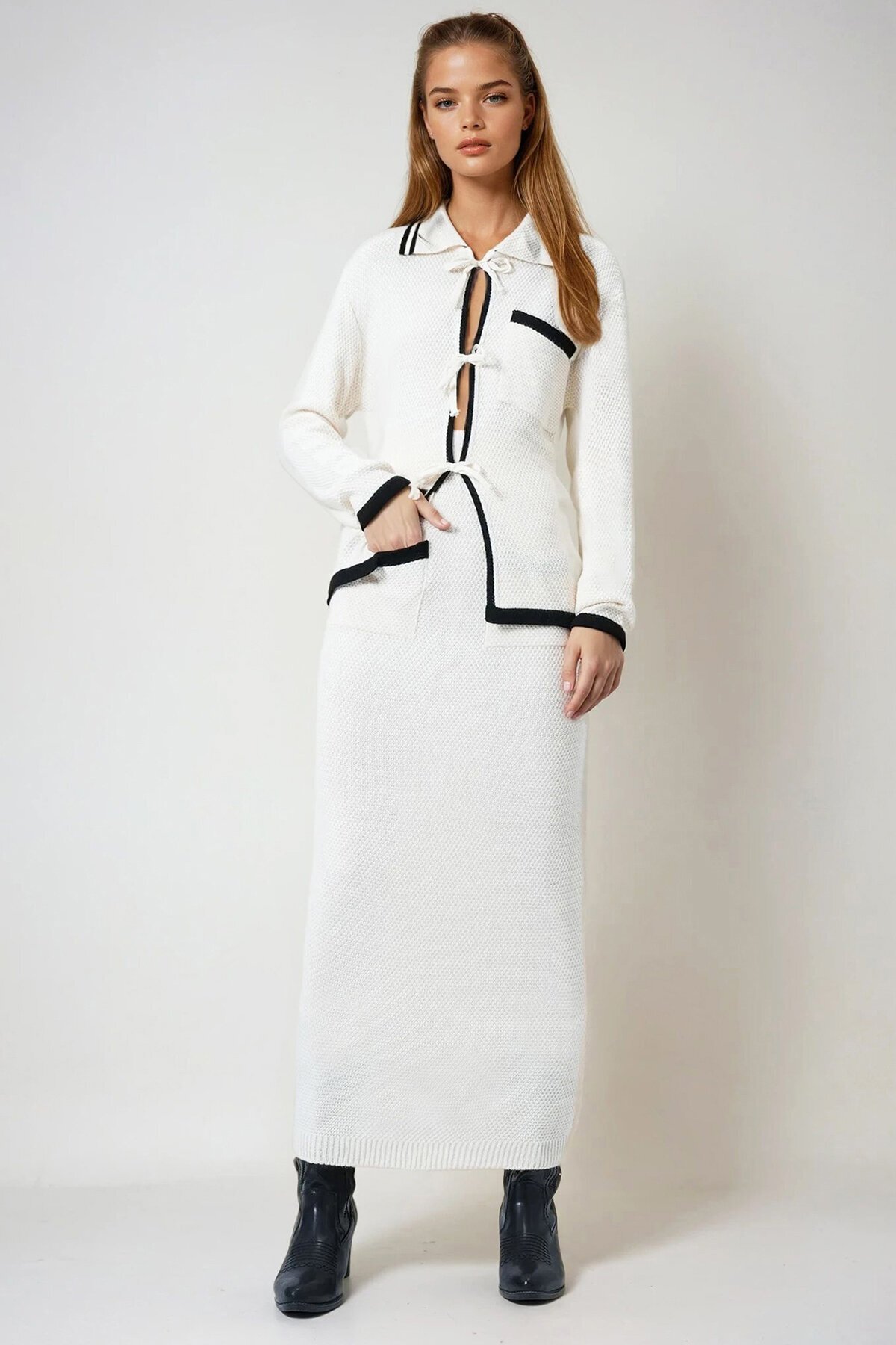 Ekru Polo Yaka Bağlamalı Triko Üst Ve Midi Etek Trikotakım