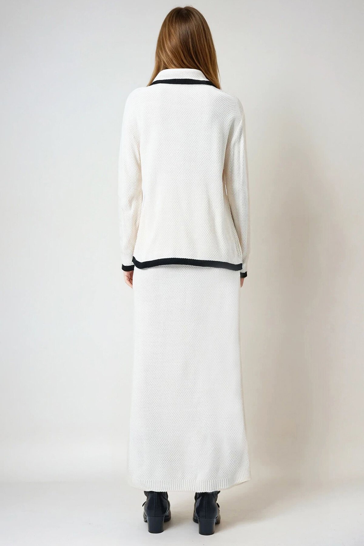 Ekru Polo Yaka Bağlamalı Triko Üst Ve Midi Etek Trikotakım