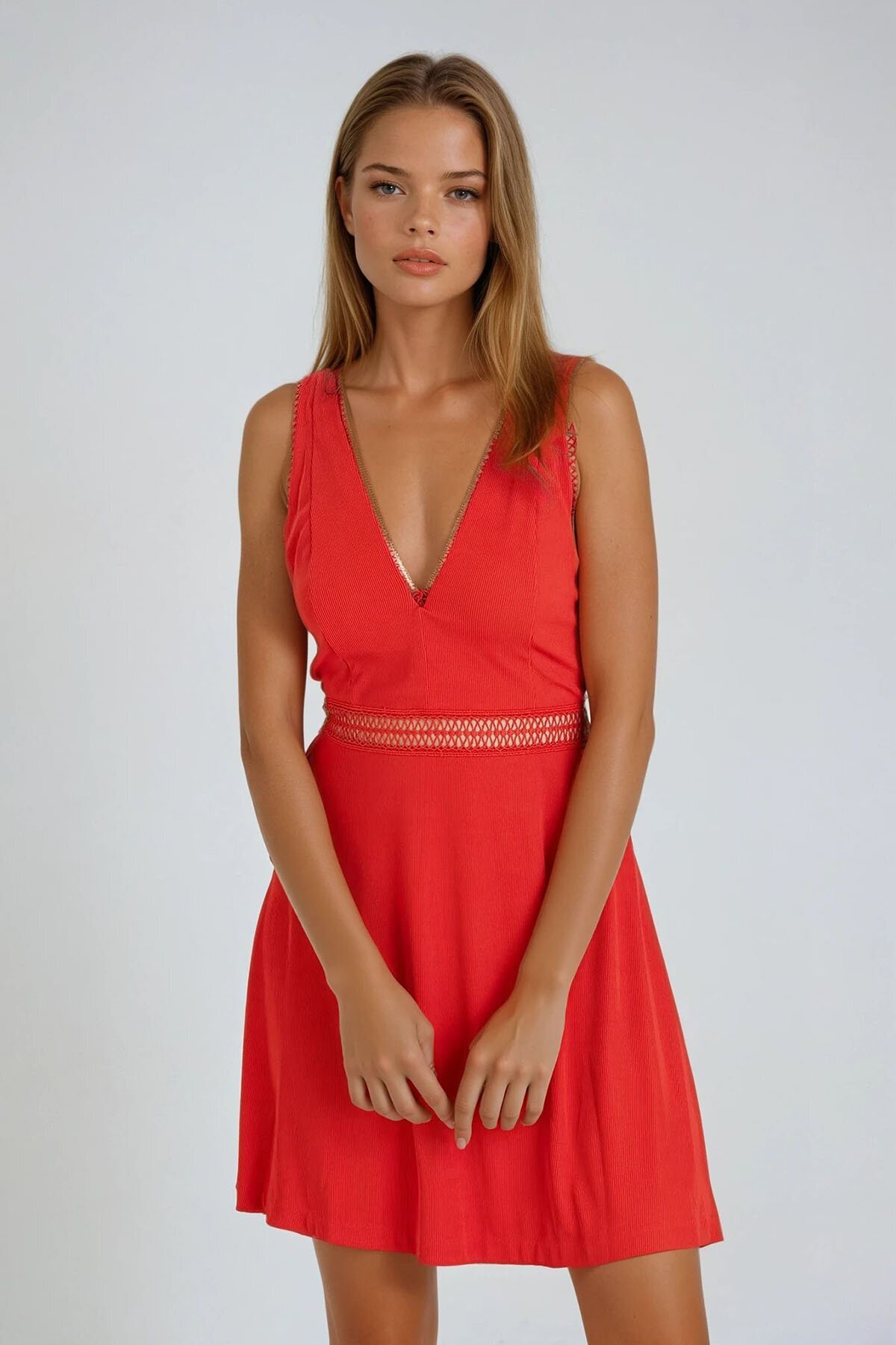 Kırmızı Geniş Askılı Ajur Şeritli Mini Elbise