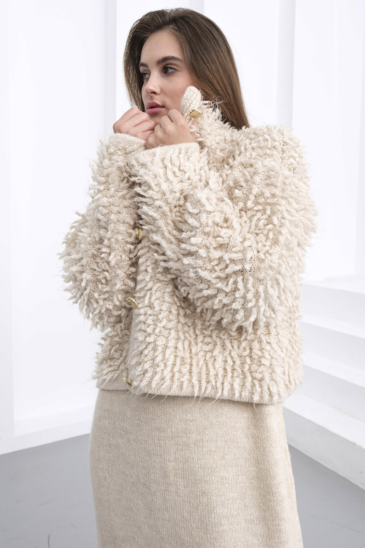 Gold Düğmeli Shaggy Hırka